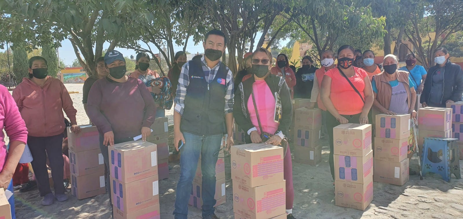 Se benefician 300 familias indígenas con paquetes de insumos ...