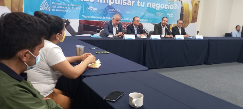 La CICEG y Fondos Guanajuato colaborarán para que los empresarios del sector Calzado y Marroquinería cuenten con la información de los programas crediticios que ofrece el organismo financiero del estado.