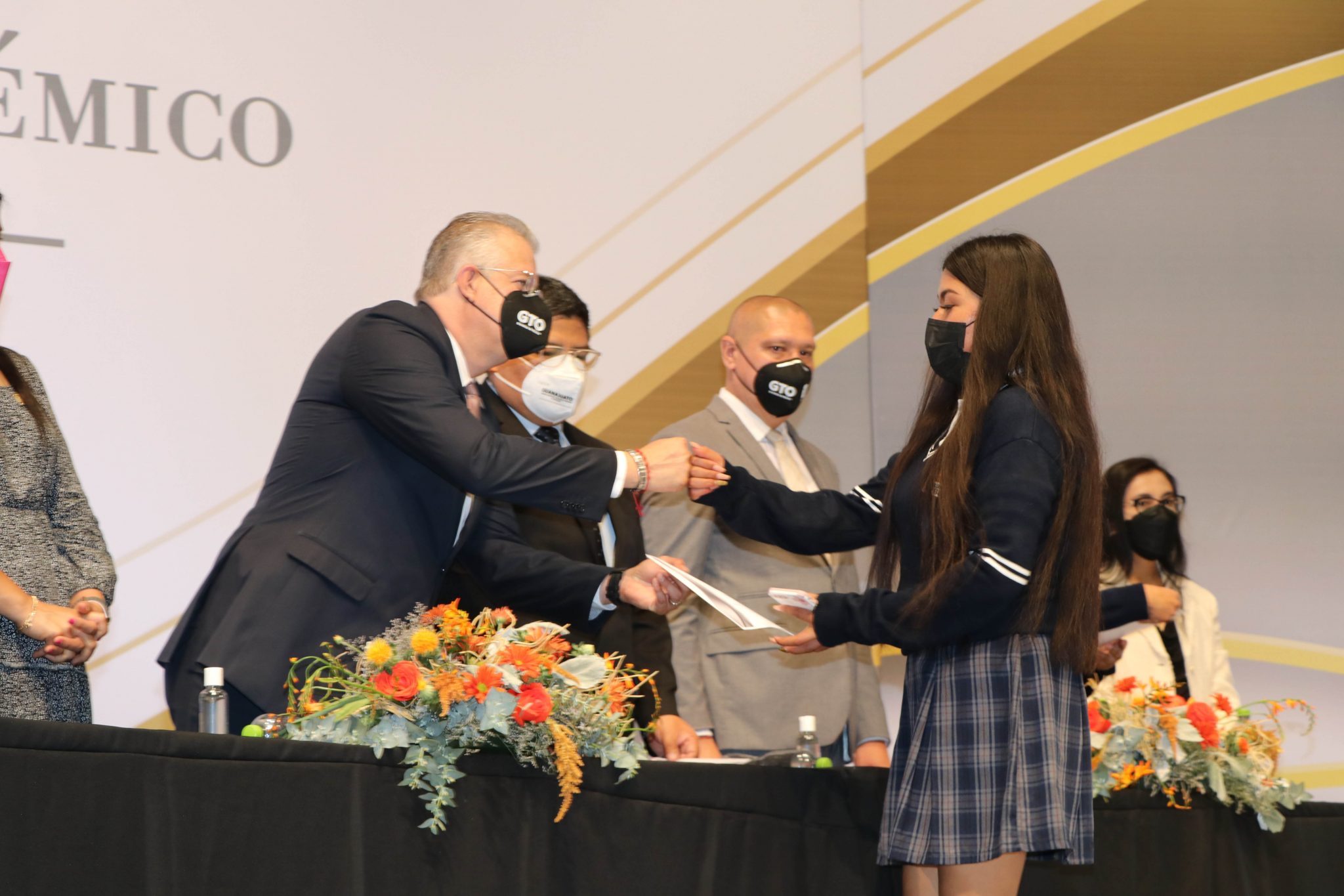 Reconocen la excelencia y el mérito académico de los estudiantes del ...