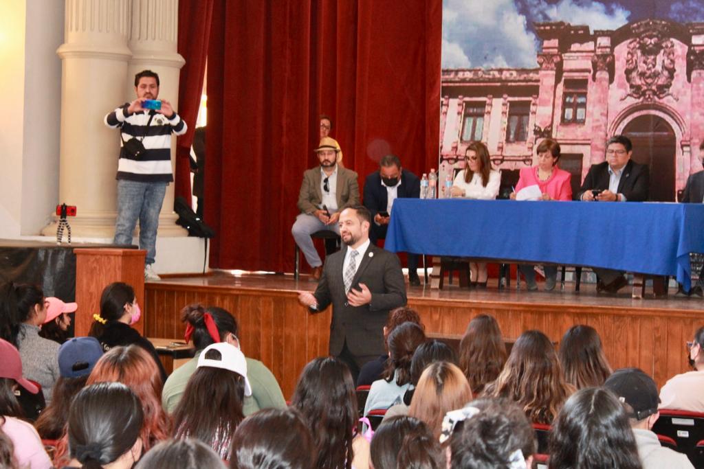 Bicentenaria y Centenaria Escuela Normal Oficial de Guanajuato ...