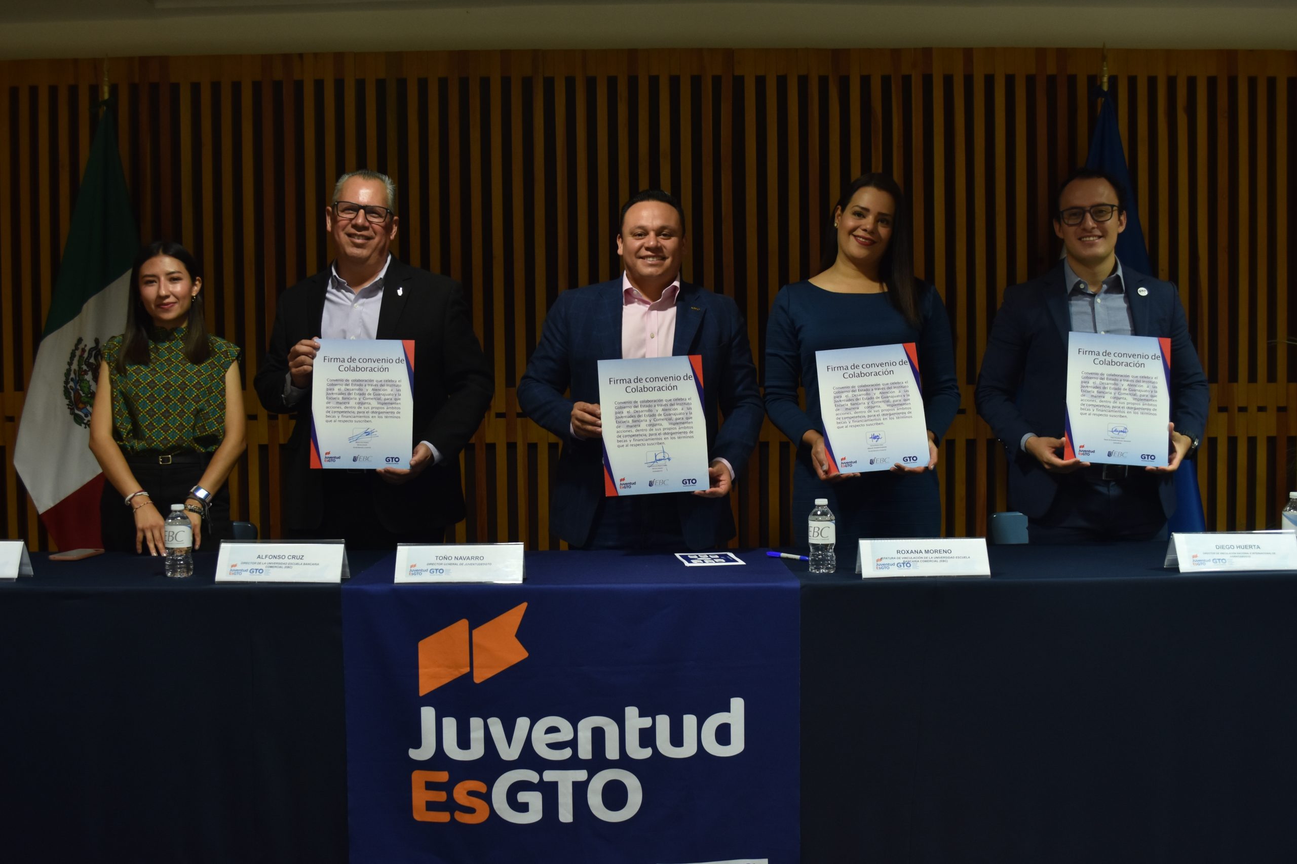 Firma JuventudEsGTO convenio de colaboración con la EBC León.
