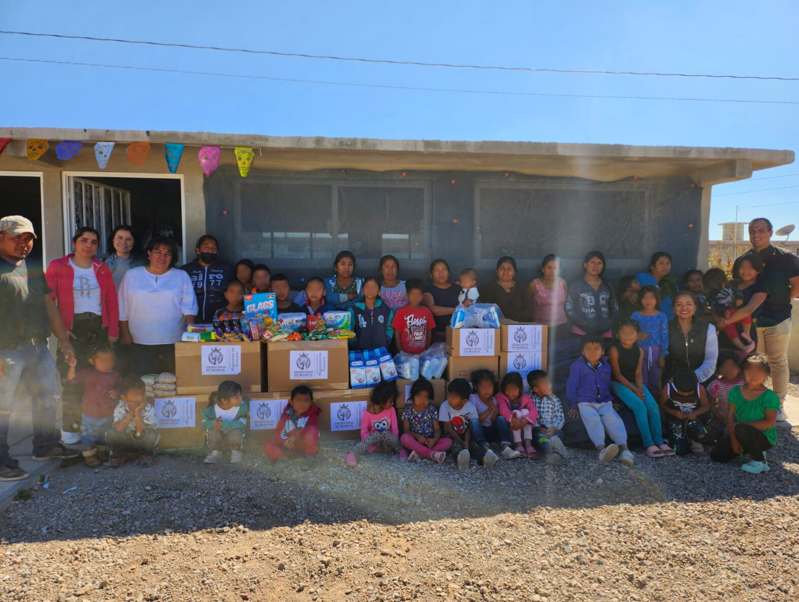 SEG y SDH entregan apoyos a familias migrantes en San Diego de la Unión