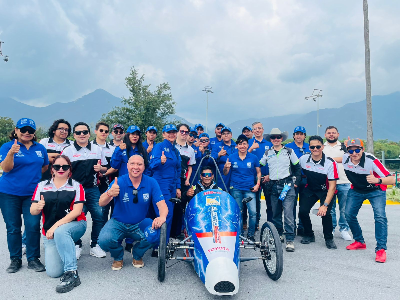 Universitarios del SABES representarán a México en la Carrera Binacional Electrathon.