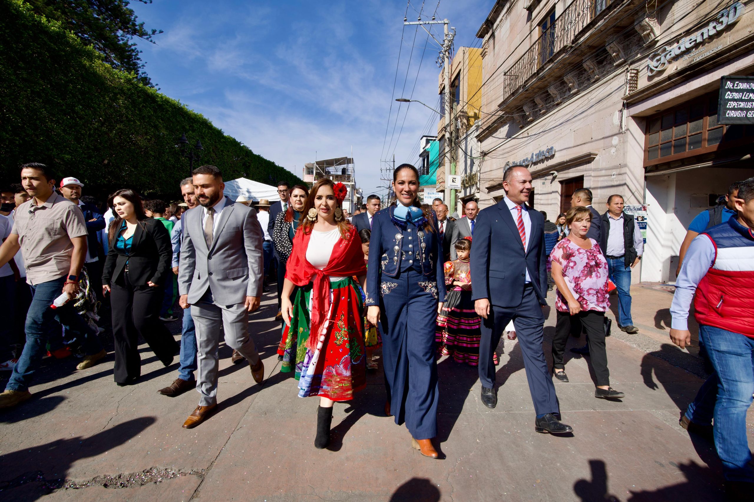 Encabeza Gobernadora el Desfile conmemorativo del 114 Aniversario del Inicio de la Revolución Mexicana en  Pénjamo