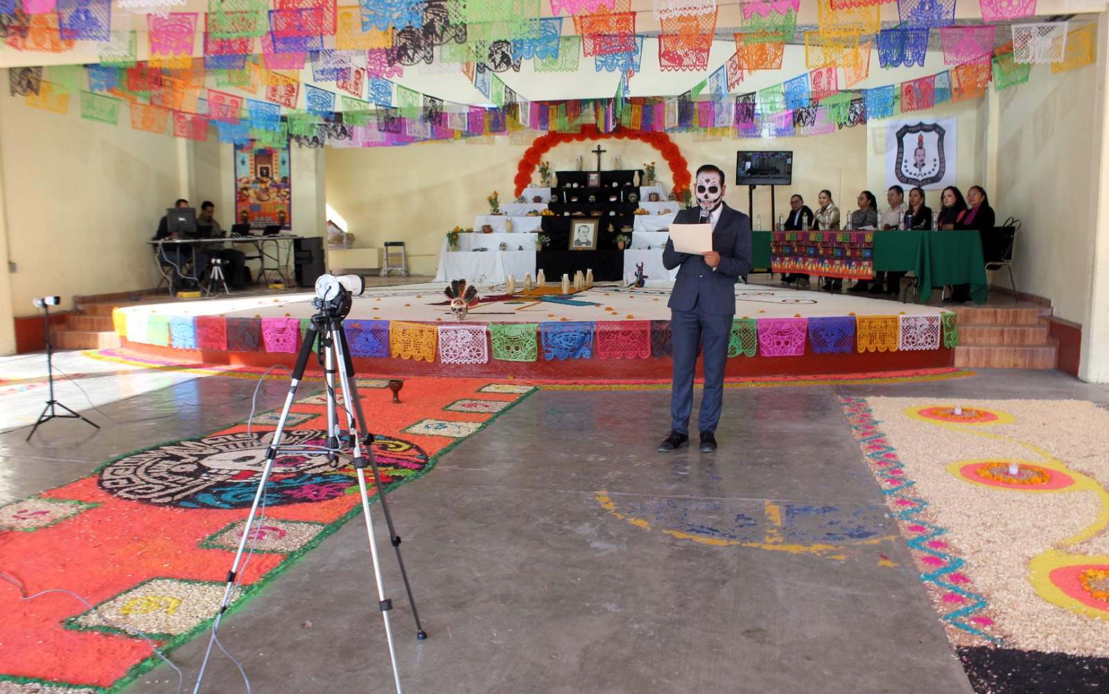 Con apoyo de la tecnología dan a conocer increíbles ofrendas por el Día de Muertos