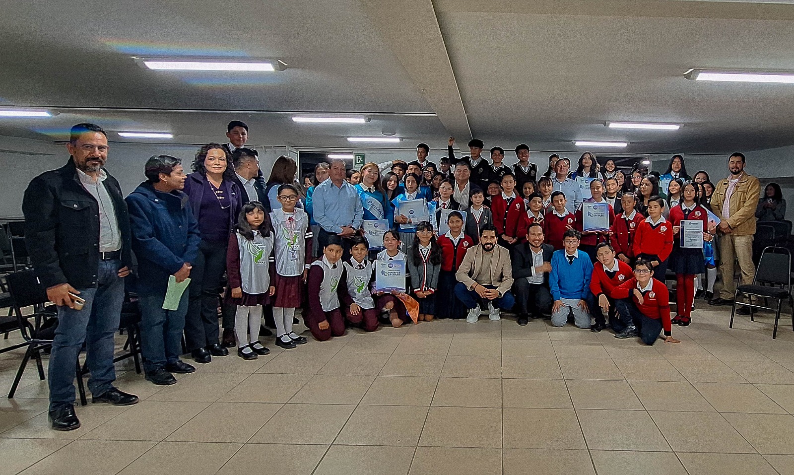 Estudiantes inician una nueva aventura como presidentas y presidentes de República Escolar