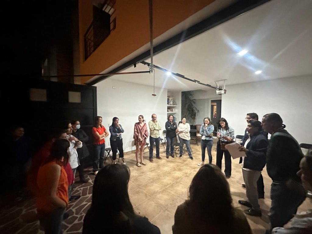 Promocionamos en cada comunidad, barrio y colonia la formación de los comités para integrar a los habitantes en acciones de corresponsabilidad con la seguridad del entorno, prevención de las violencias y reconstrucción del tejido social.