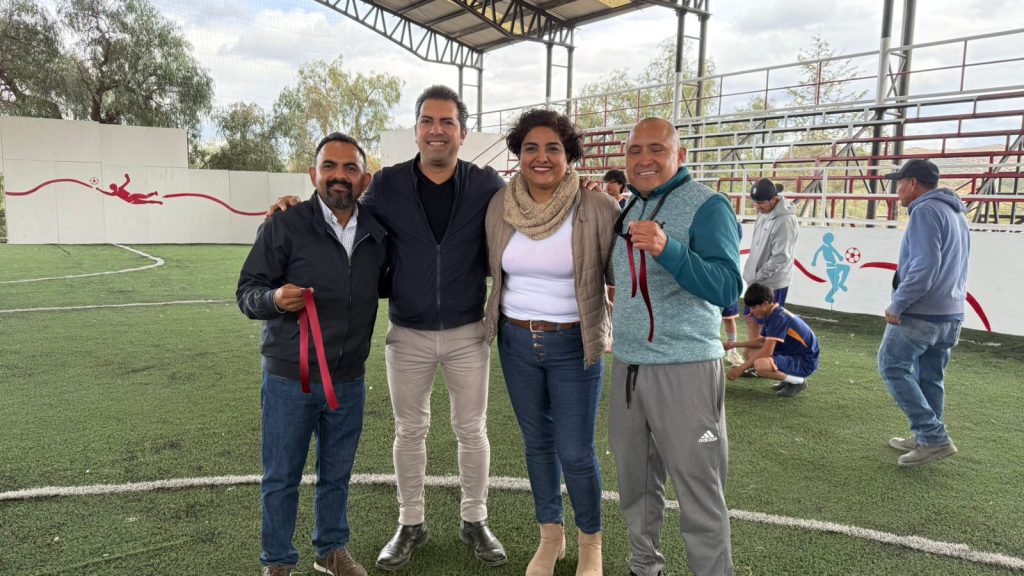 Con una cascarita y mucha alegría, recibieron las y los jóvenes de Doctor Mora su cancha de futbol la cual luce totalmente renovada gracias a las obras de rehabilitación realizadas por la Comisión de Deporte.