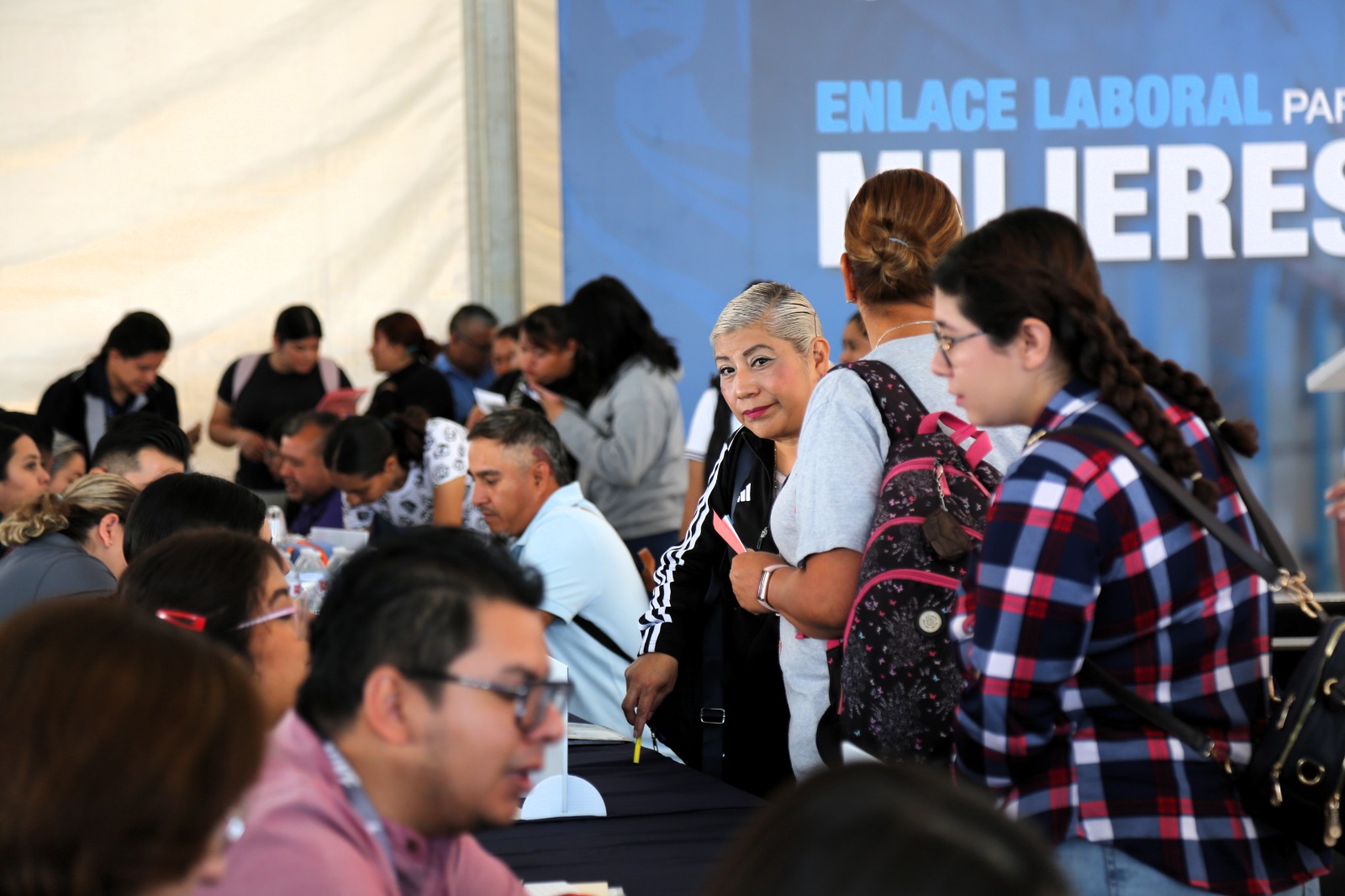 Acerca Gobierno de la Gente oportunidades a mujeres con Enlace Laboral en Irapuato