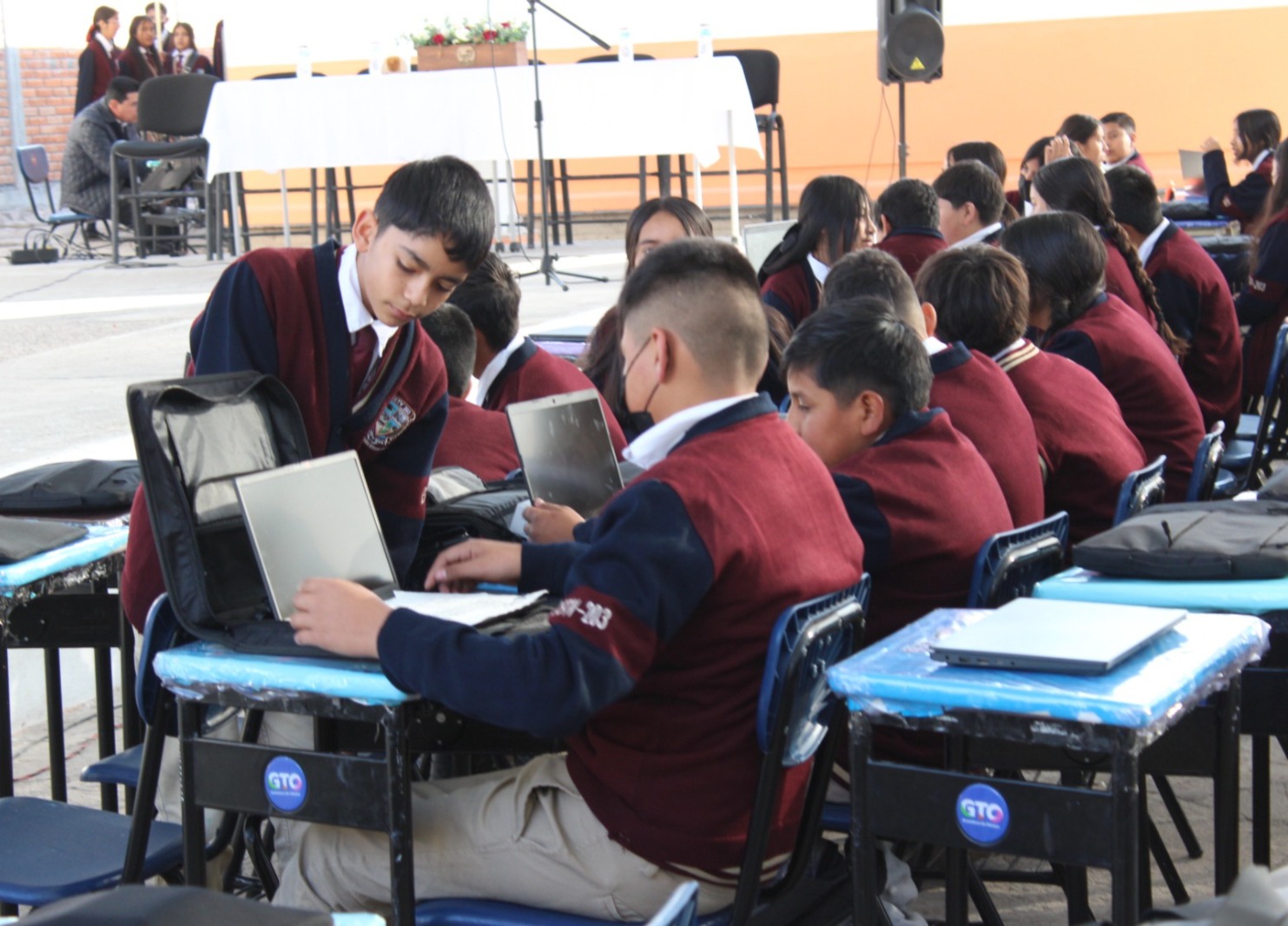 Comunidad educativa fortalece el aprendizaje con el respaldo de madres y padres de familia