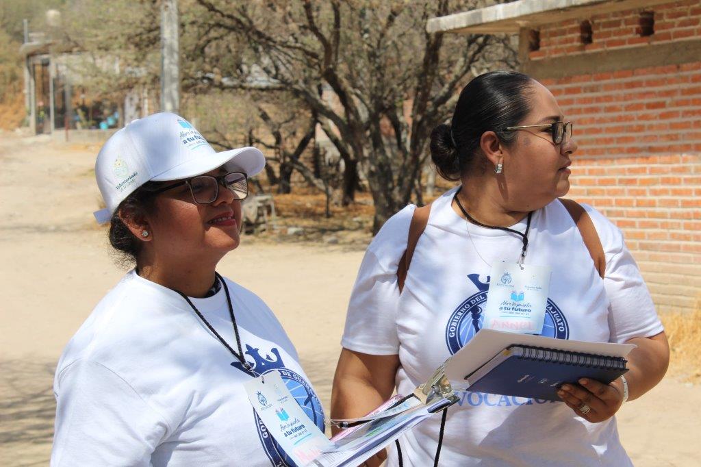 Voluntarios recorren Guanajuato para reincorporar a niñas, niños y jóvenes a la escuela