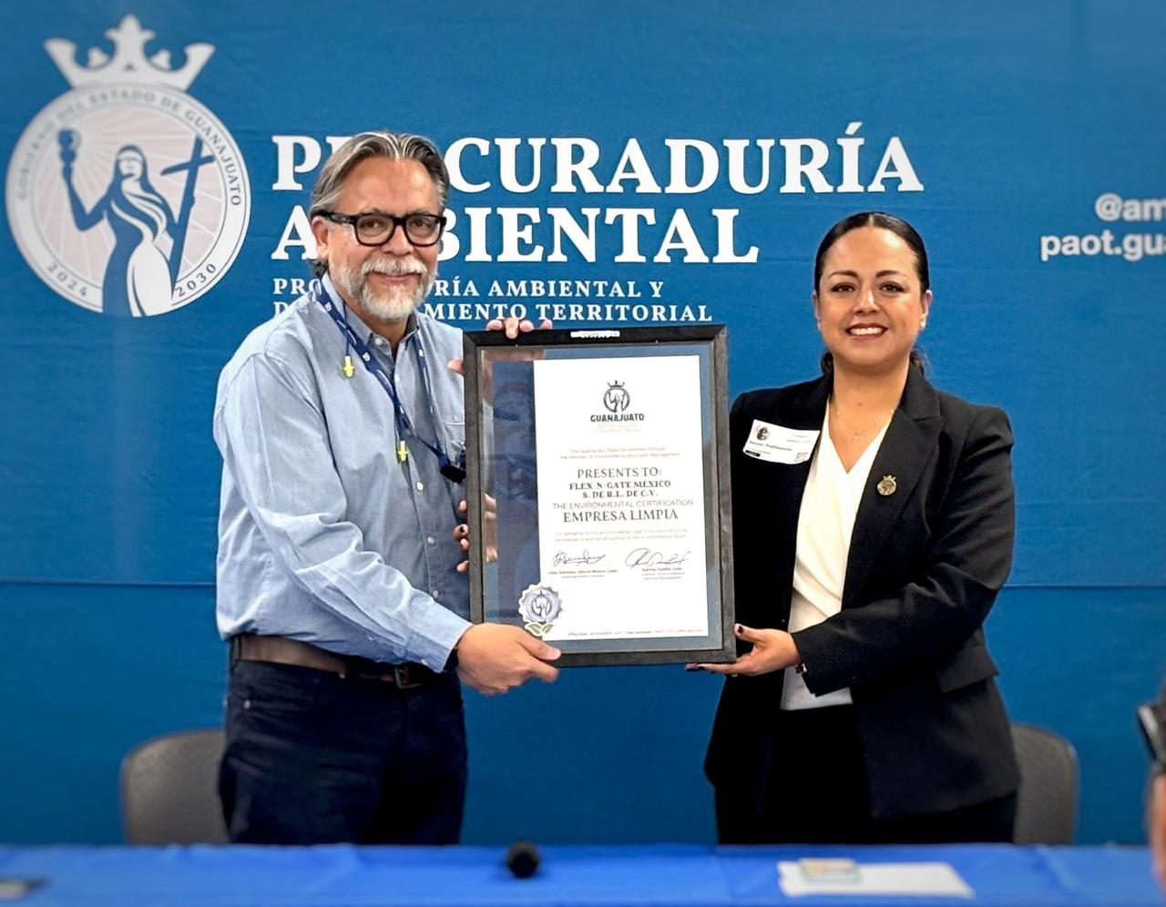 PAOT entrega Certificado Empresa Limpia a Flex N Gate, planta Plásticos.