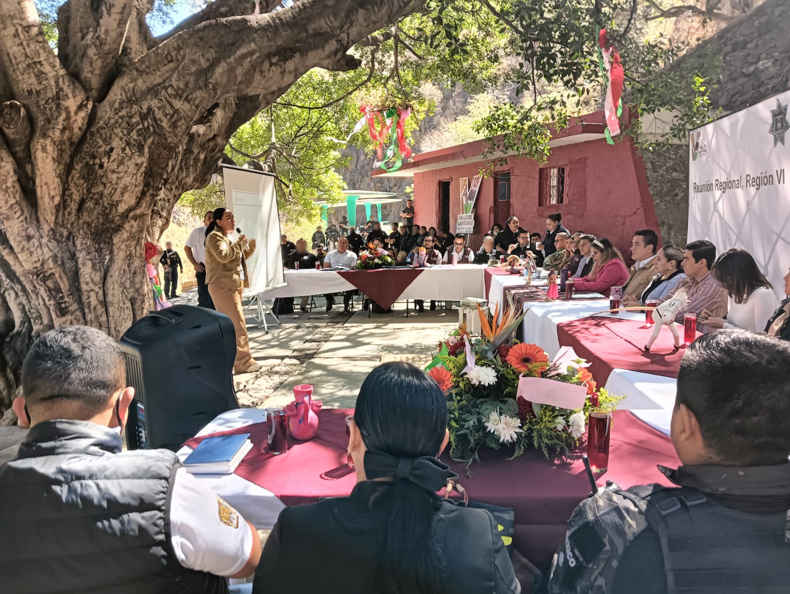 El cráter La Alberca, un espacio natural rodeado de historias y leyendas, ha sido por siglos un emblema de identidad en Valle de Santiago y memoria de generaciones. Ahora, se ha convertido en el punto de encuentro para un nuevo propósito: la prevención y la construcción de la paz. 