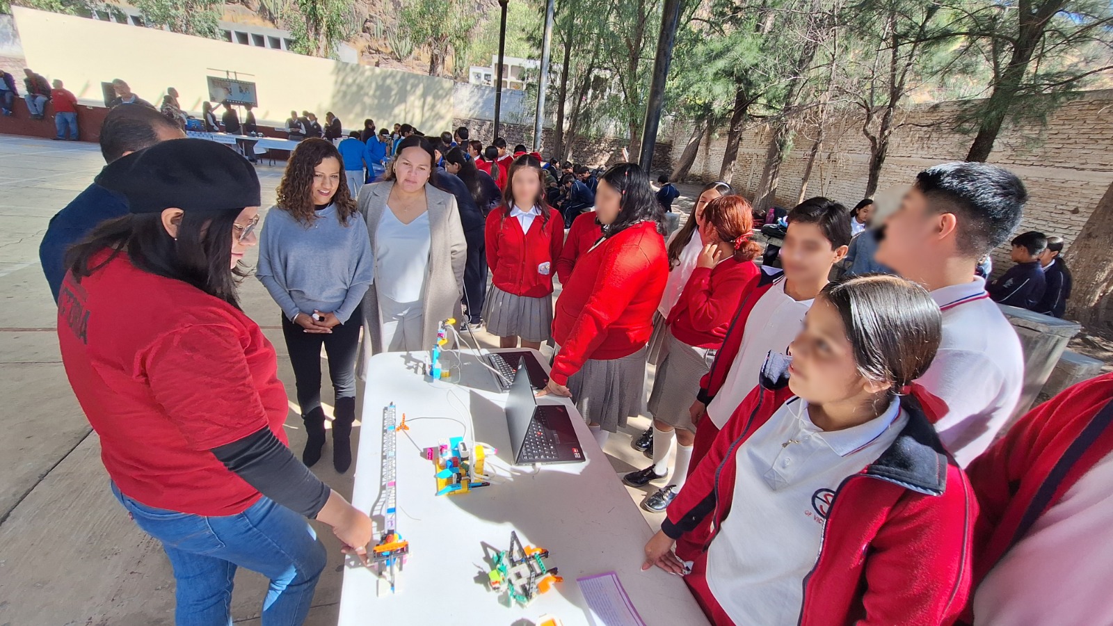 Muestra de robótica deja ver la innovación y creatividad que se desarrolla en las aulas