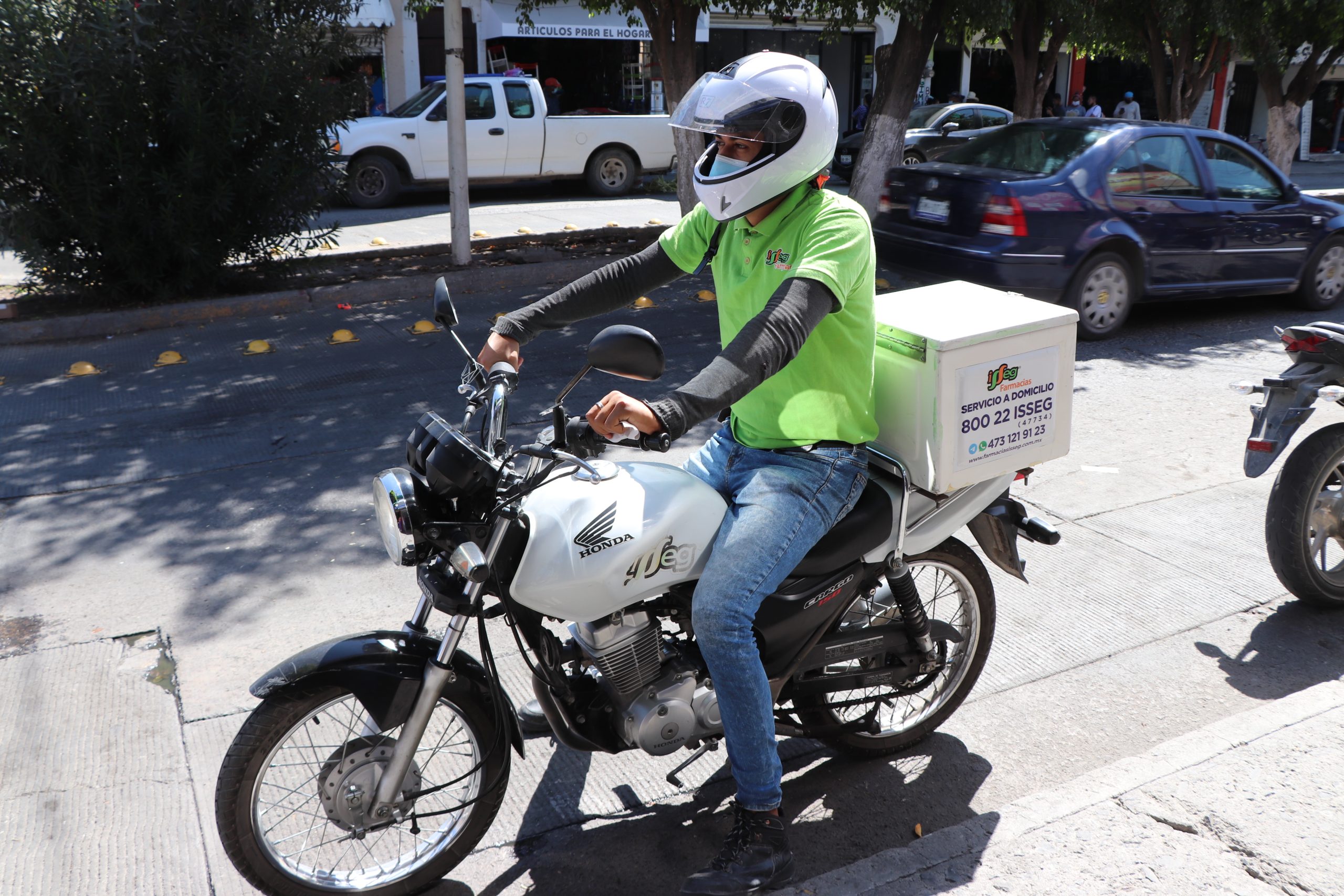 Farmacias ISSEG lleva tus pedidos hasta la puerta de tu casa