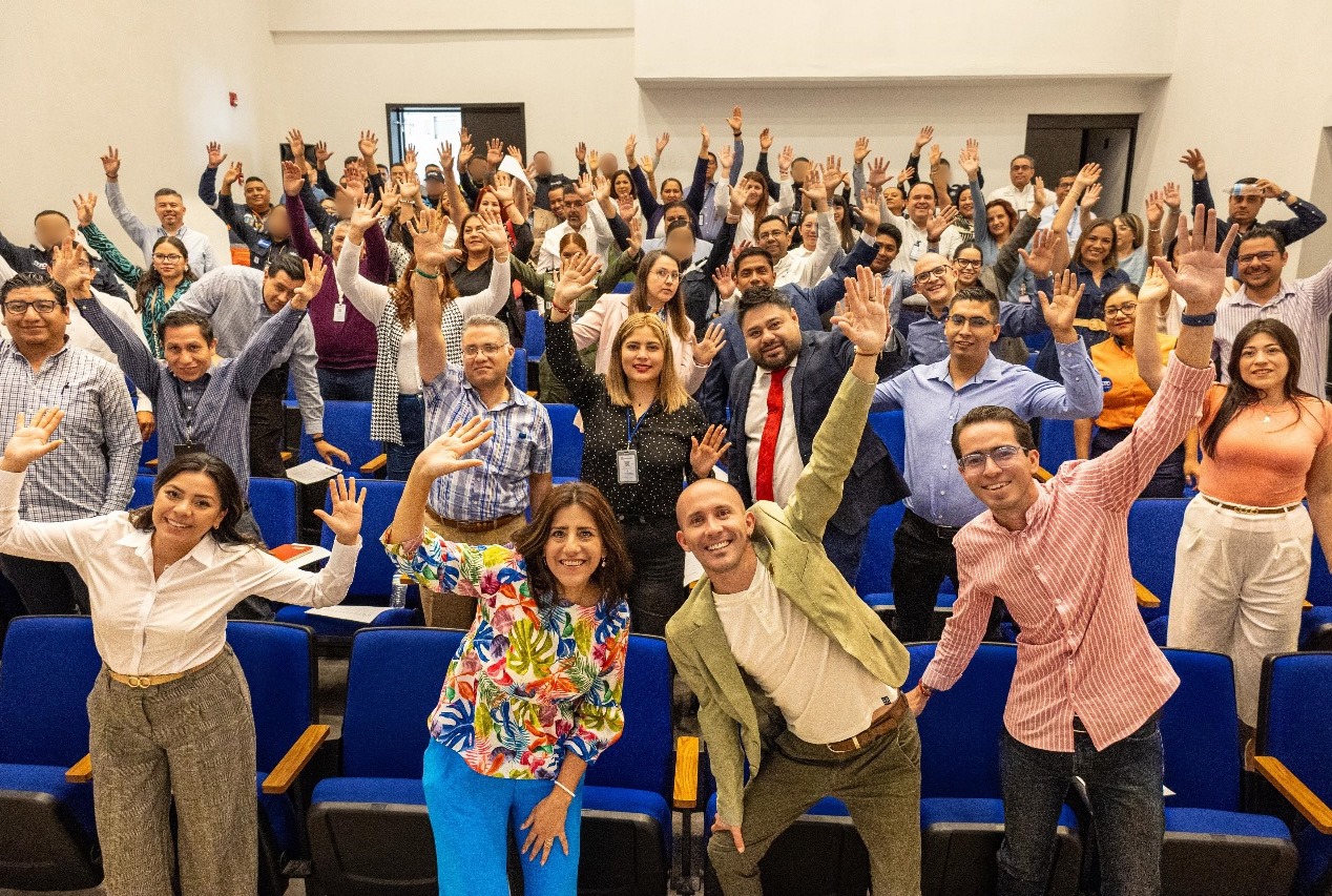 “¡En la Secretaría de Seguridad y Paz, como en todo el Gobierno de la Gente, nos queremos libres de discriminación!”. Esa frase dicha fuerte y al unísono durante la jornada, marcó el tono de la conferencia la conferencia 