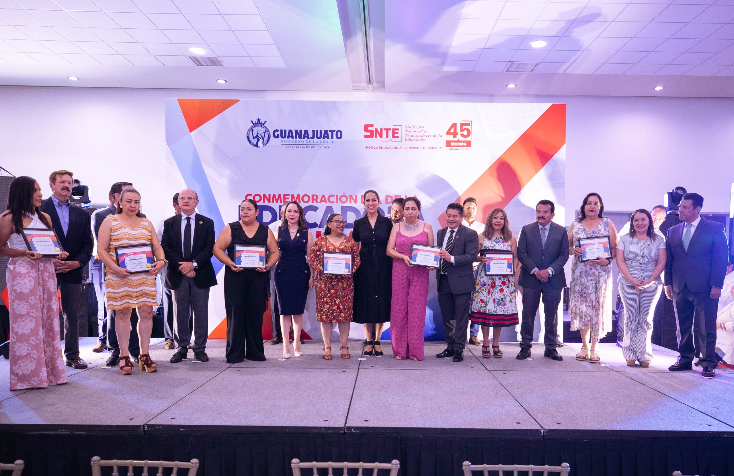 Reconoce Gobernadora labor de Educadoras y Educadores de Guanajuato