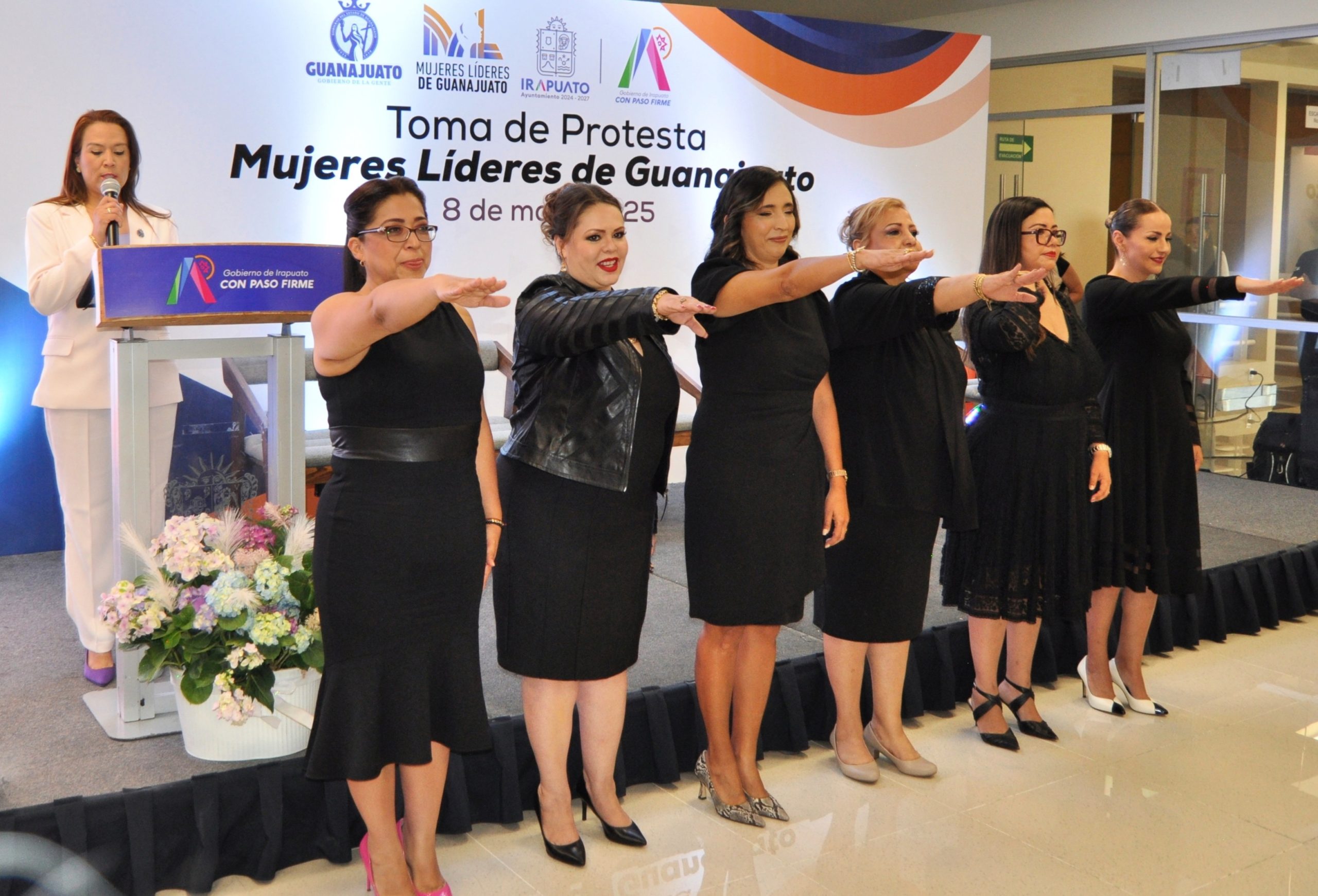 En representación de la gobernadora Libia Dennise García Muñoz Ledo, Ivon Padilla Hernández titular de la Financiera y Apoyos Tú Puedes Guanajuato en su mensaje reafirmó el compromiso del gobierno estatal para fortalecer a más mujeres en la economía de nuestro estado.