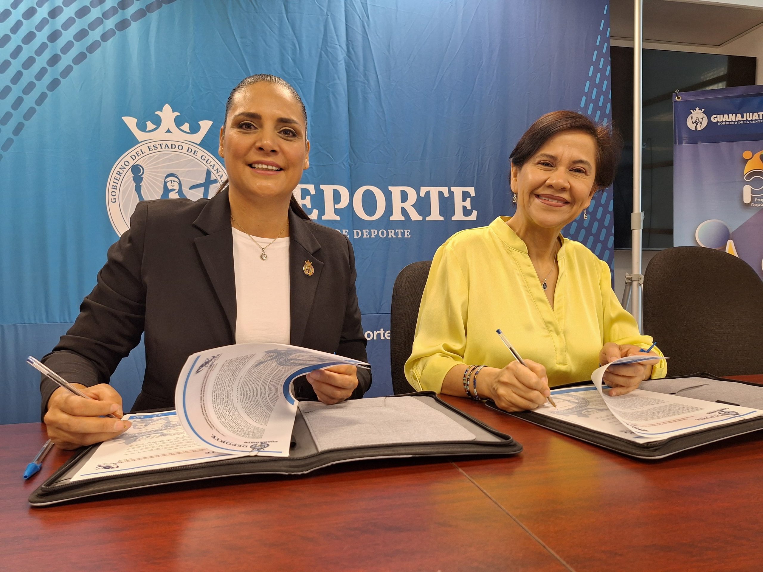 Sumar acciones para la promoción de estilos de vida saludable a través del deporte y la actividad física; es compromiso central del convenio firmado entre la Comisión del Deporte y el Colegio de Estudios Científicos y Tecnológicos, CECyTE, en beneficio de más de 40 mil estudiantes inscritos en sus 56 planteles educativos.