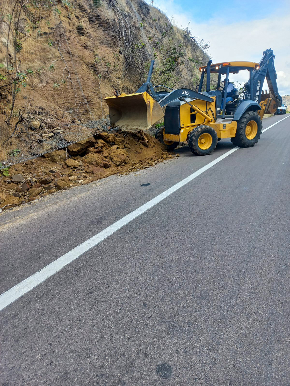 Para fortalecer la seguridad vial de la carretera Silao – San Felipe, inicia SOP trabajos de mantenimiento