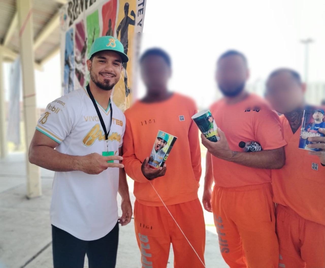 Bravos de León inspiran a personas privadas de la libertad en su camino a la reinserción social