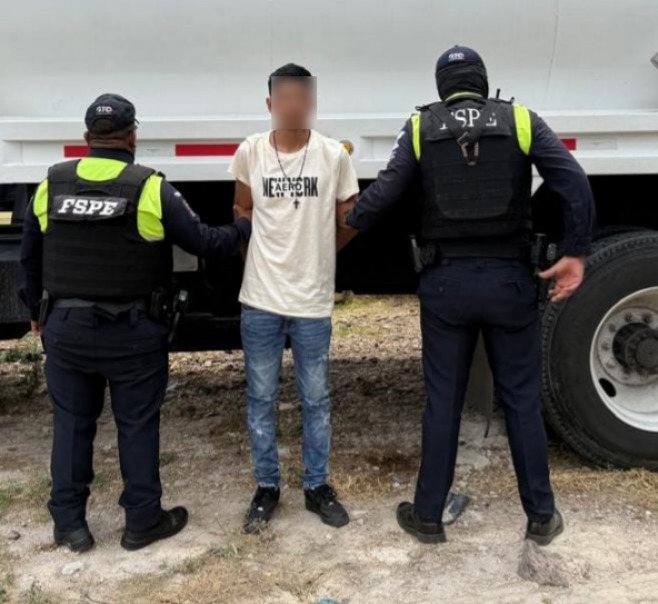 Detiene Secretaría de Seguridad y Paz al conductor de pipa cargada con hidrocarburo presumiblemente ilegal