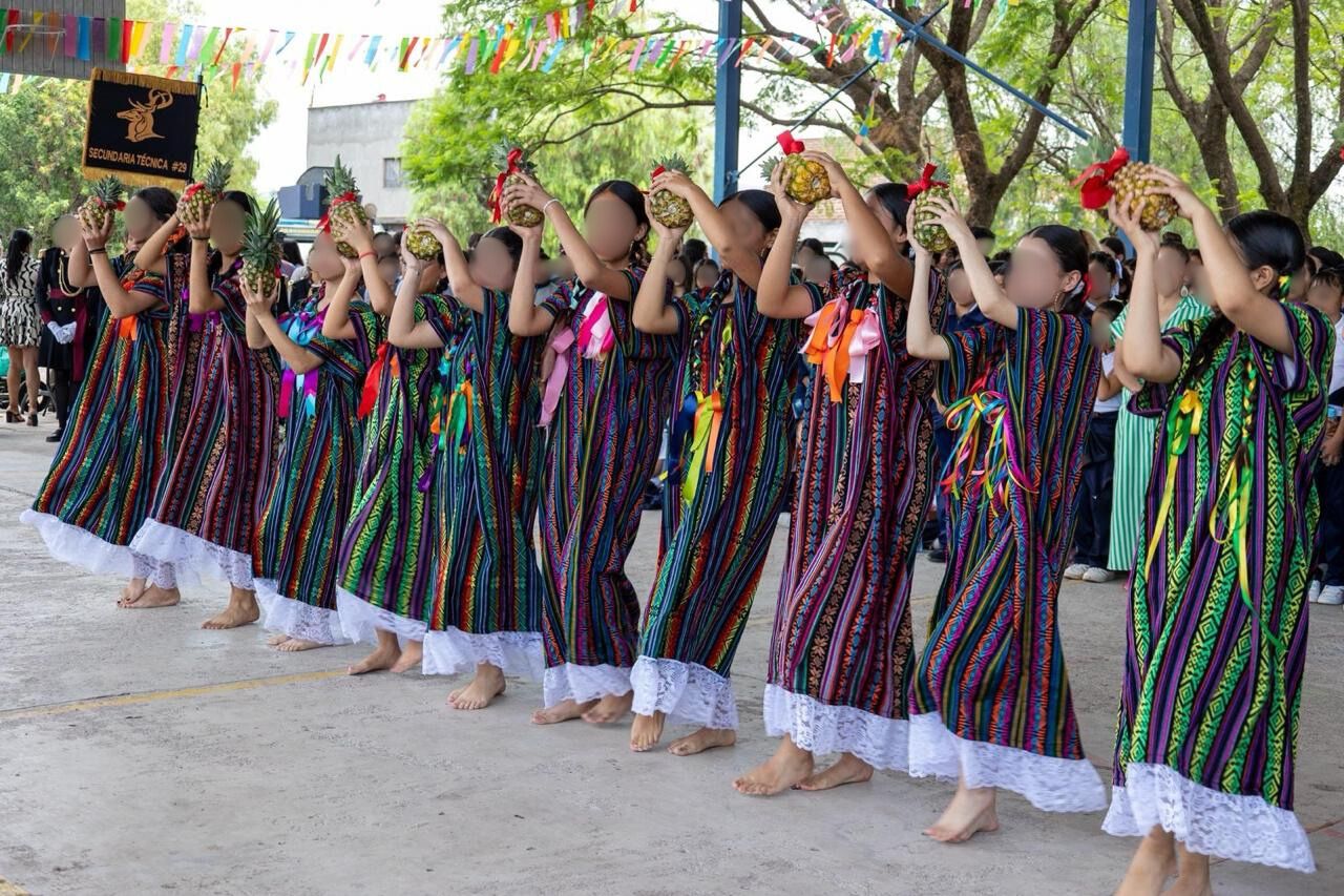 Padres y estudiantes de preescolar, primaria y secundaria participaron en una feria dedicada a promover la cultura de paz a través del juego, el arte y la reflexión colectiva.

La Secretaría de Seguridad y Paz, la comunidad educativa y el gobierno municipal de Pénjamo organizaron una jornada para enseñar que la paz se aprende desde la infancia.