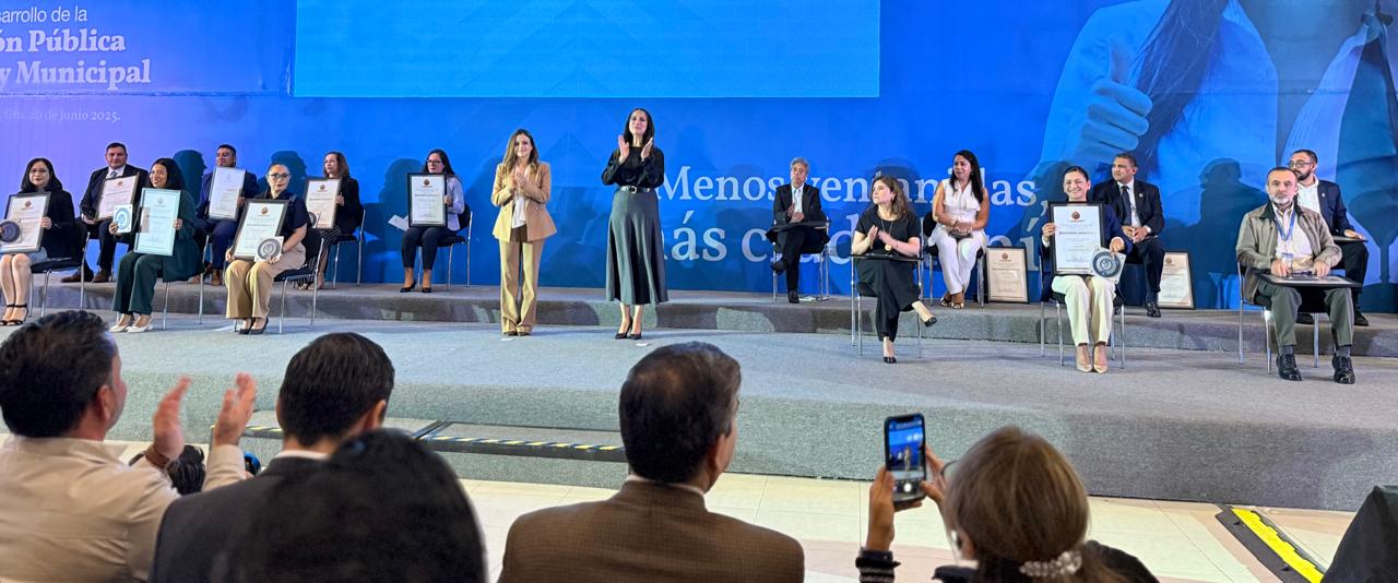 Reconocen en Guanajuato la excelencia en la gestión pública estatal y municipal.