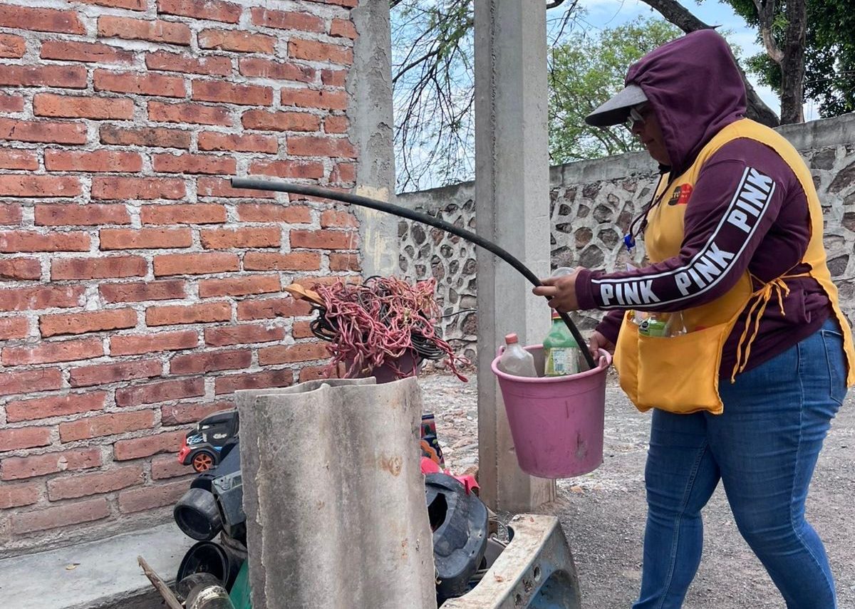 SSG  informa jornada de descacharrización en El Saucillo, comunidad de Cuerámaro.