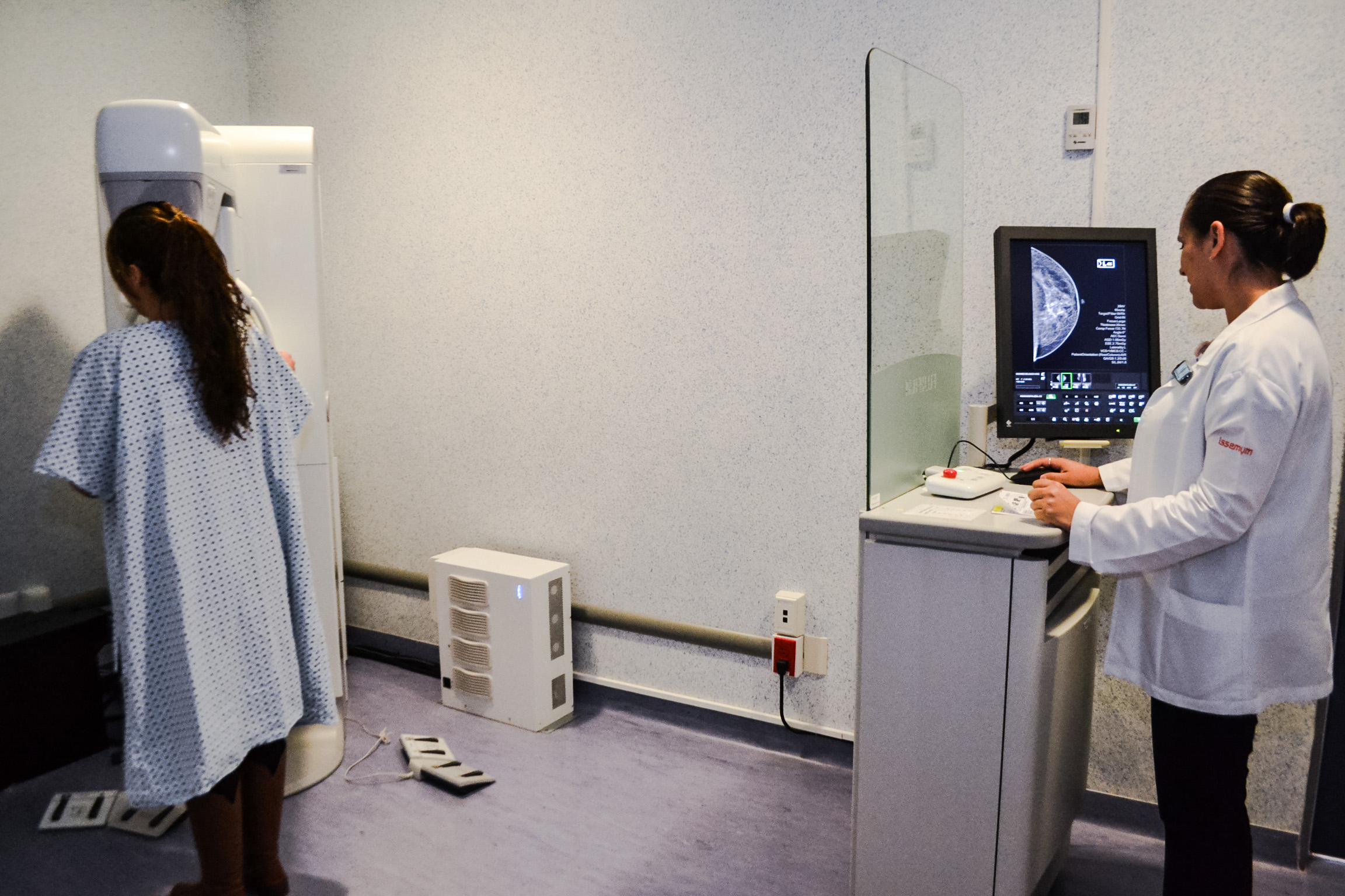 SSG practica más de 10 mil procedimientos para detectar a tiempo cáncer de mama y cervicouterino.