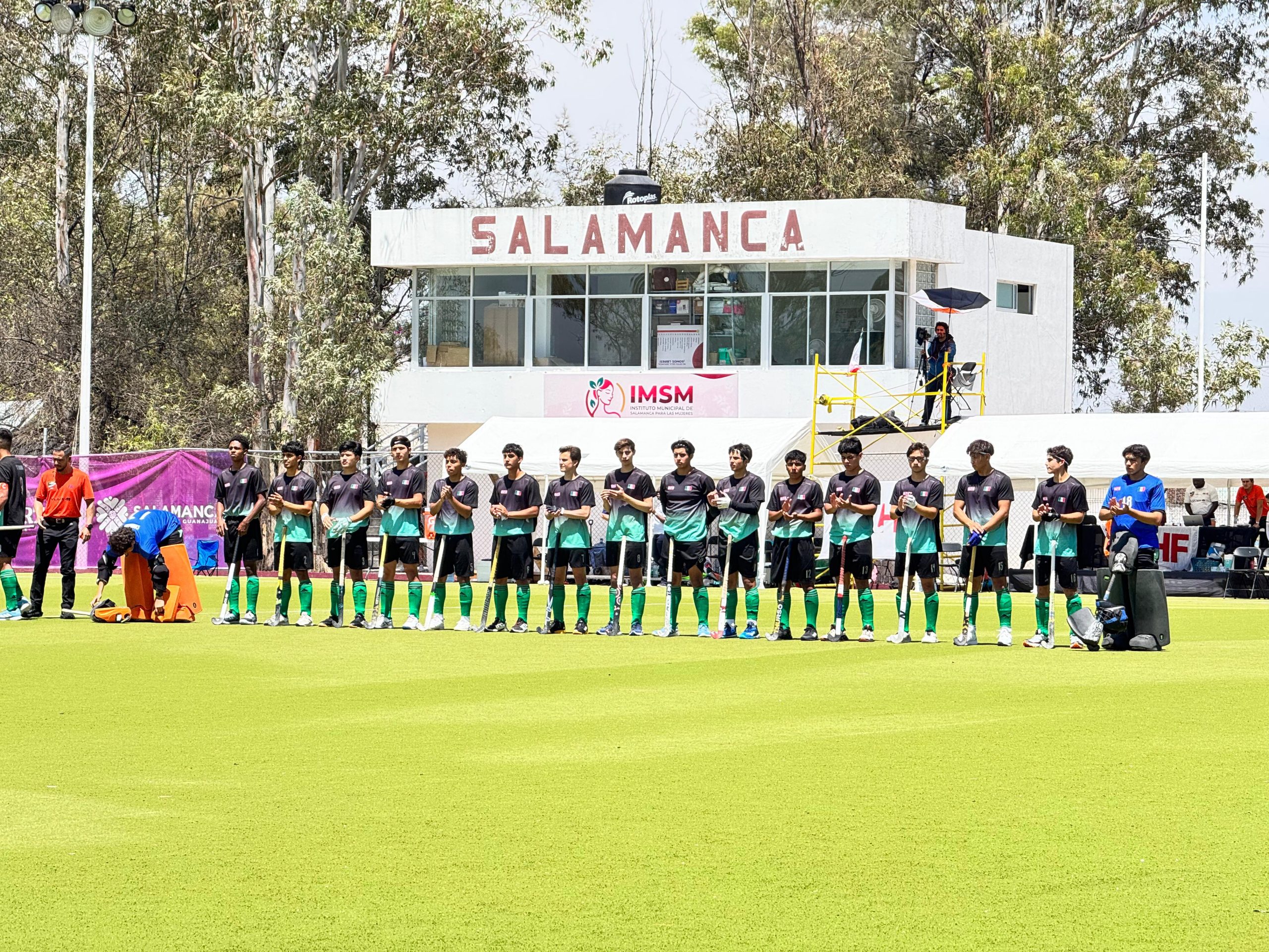 vez más Guanajuato es anfitrión de un evento internacional y con la participación de representativos de siete naciones, fue inaugurado el Clasificatorio de Hockey sobre Pasto rumbo a los Juegos Centroamericanos y del Caribe del 2026 a celebrarse en República Dominicana.