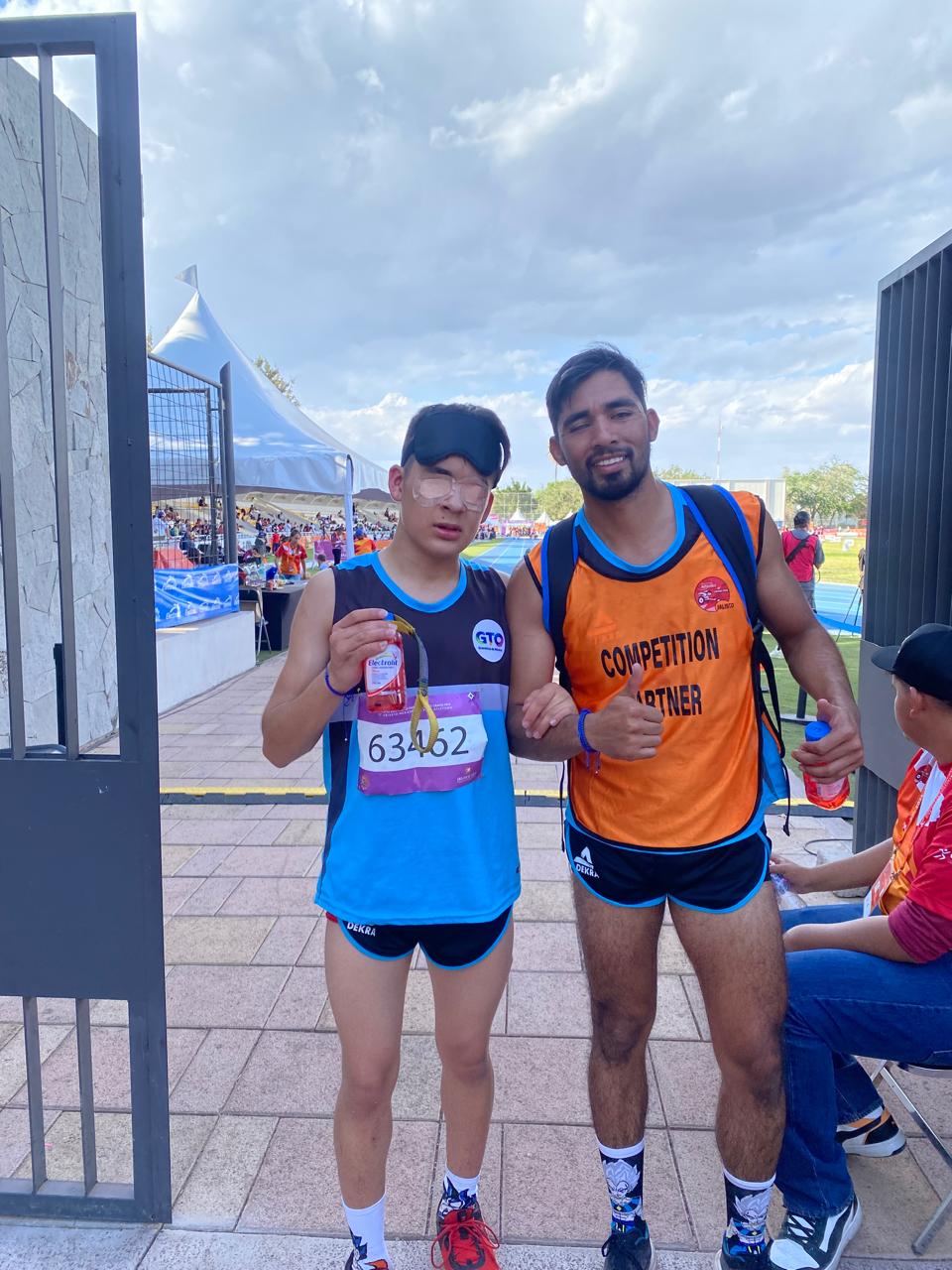 El talento de los paratletas guanajuatenses quedó al descubierto durante las semifinales en las pruebas de pista durante la segunda jornada del Grand Prix de Paratletismo con sede en el Poliderportivo Revolución de Guadalajara. Amairany Rubio, Christopher Mateo Robles y Cristian Alarcón Aguirre, obtuvieron su pase a la gran final en los 100 metros.