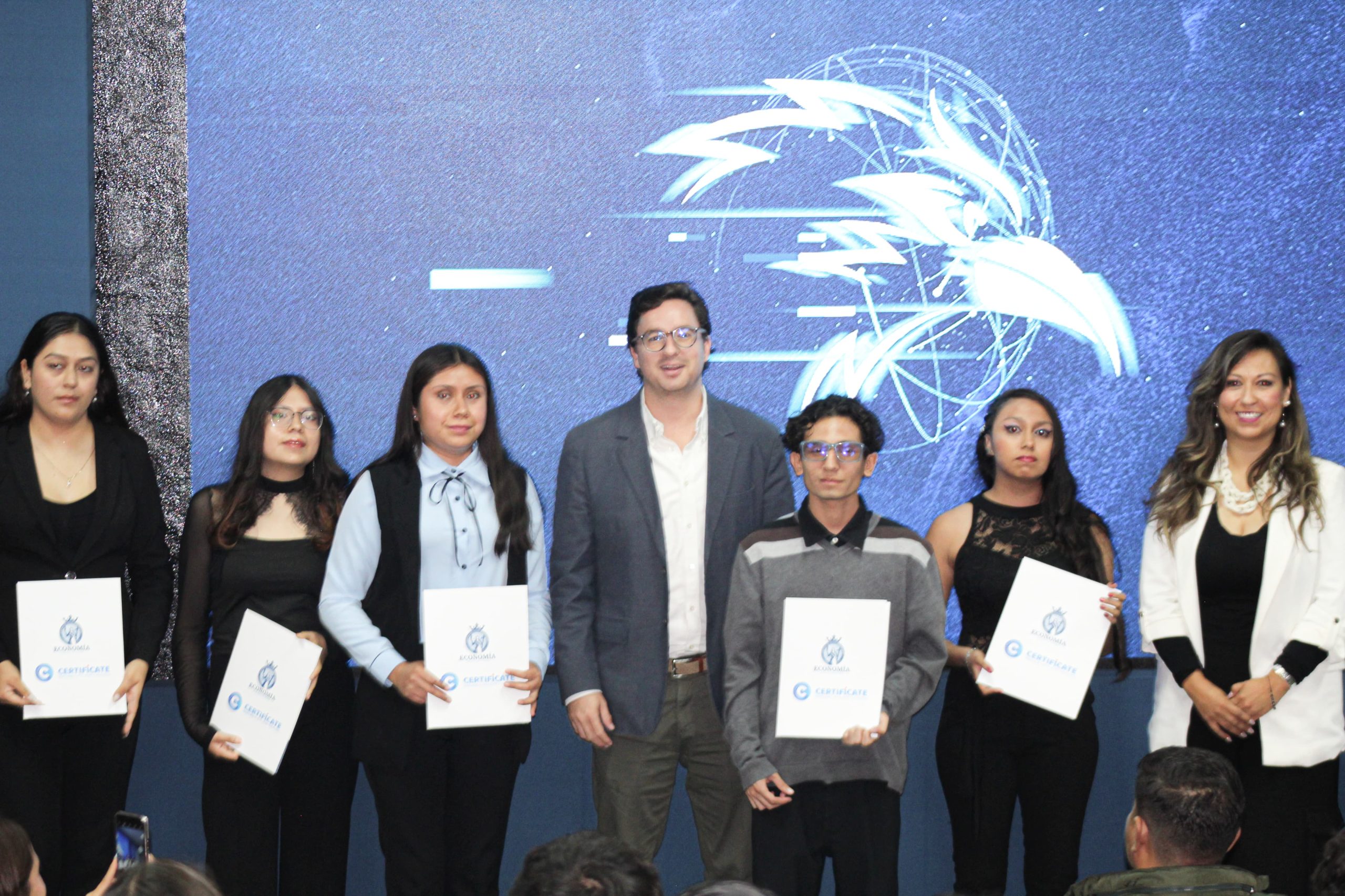 Guanajuato certifica a 297 personas en competencias laborales; impulsa profesionalización para la prosperidad