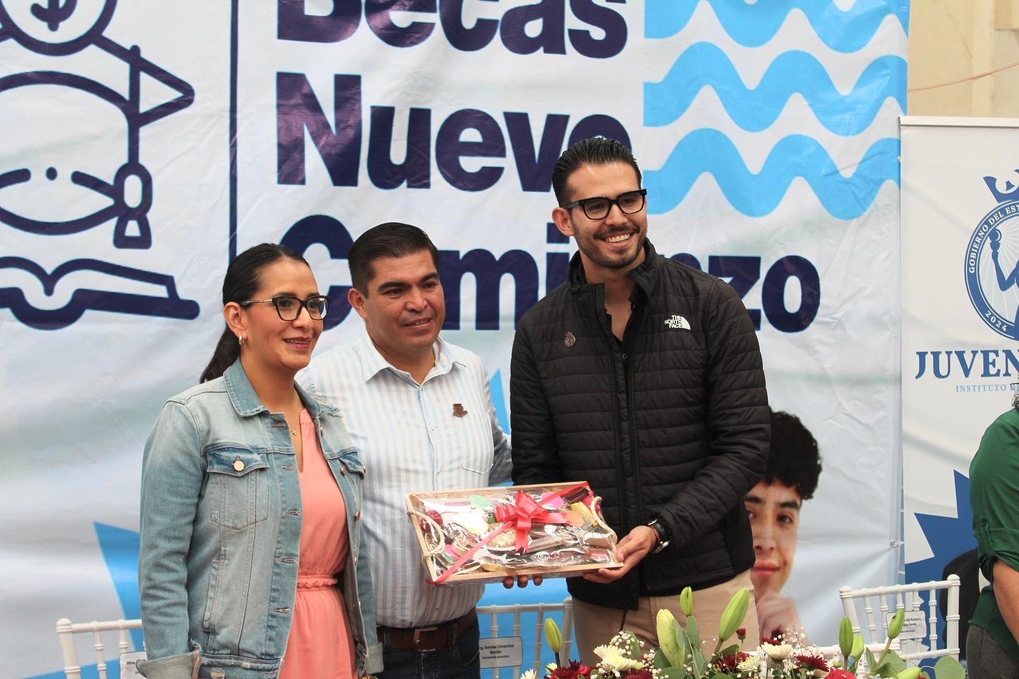 Guanajuato apoya a jóvenes estudiantes en Jaral del Progreso