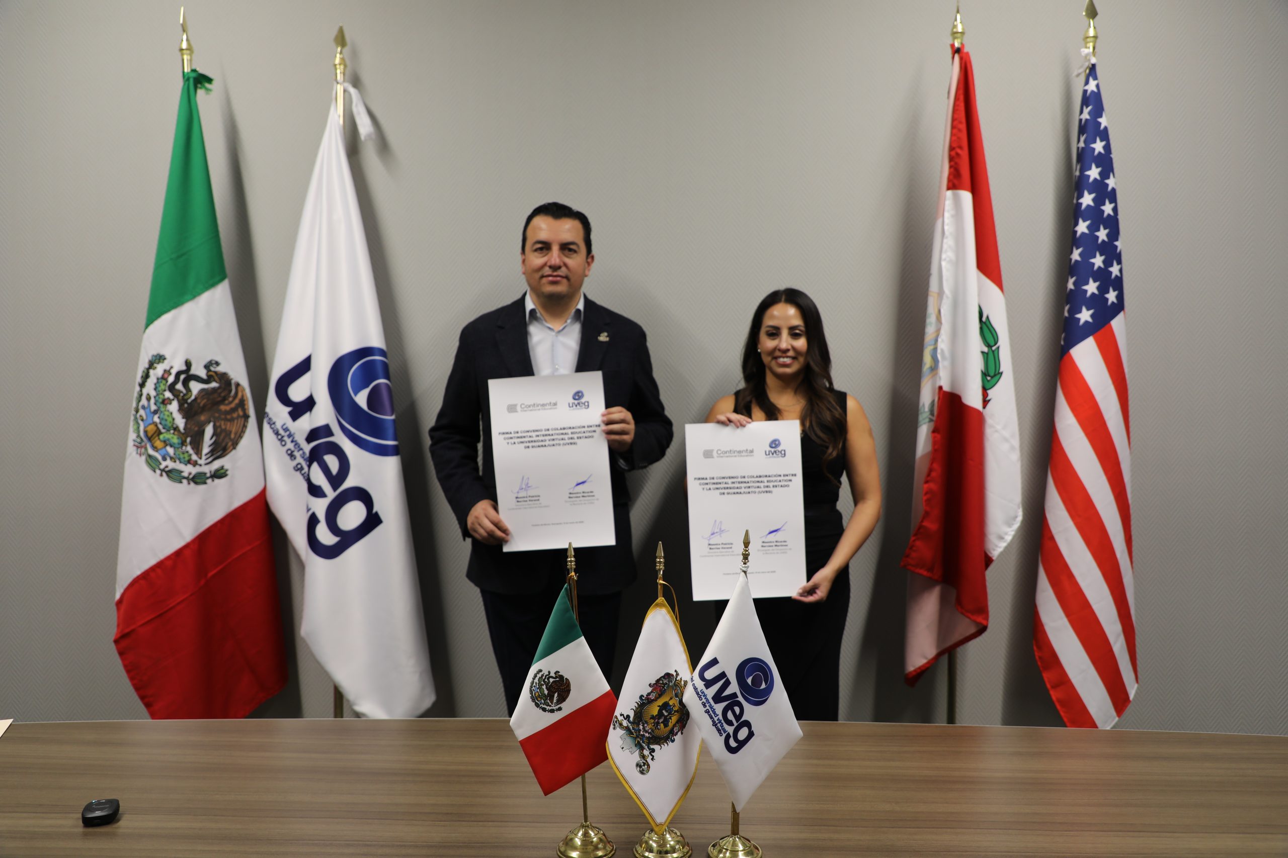 La Universidad Virtual del Estado de Guanajuato (UVEG) y la Universidad Continental celebraron la firma de un convenio de colaboración que marca un nuevo impulso a la internacionalización académica y a la consolidación de redes globales de aprendizaje.