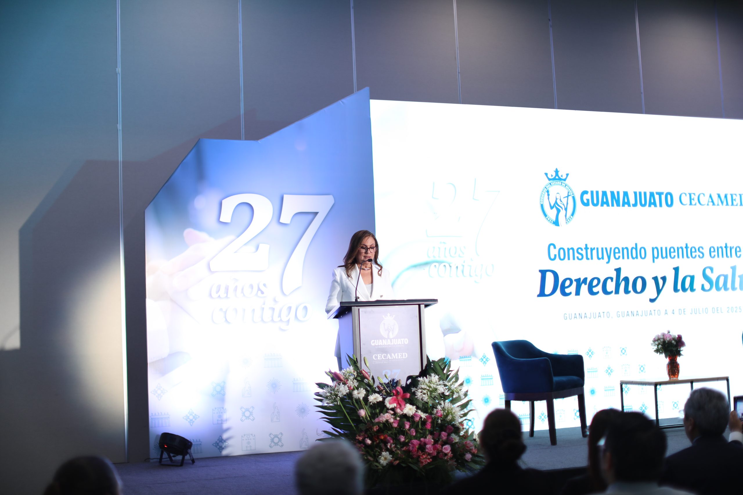 CECAMED impulsa diálogo en su 27 aniversario