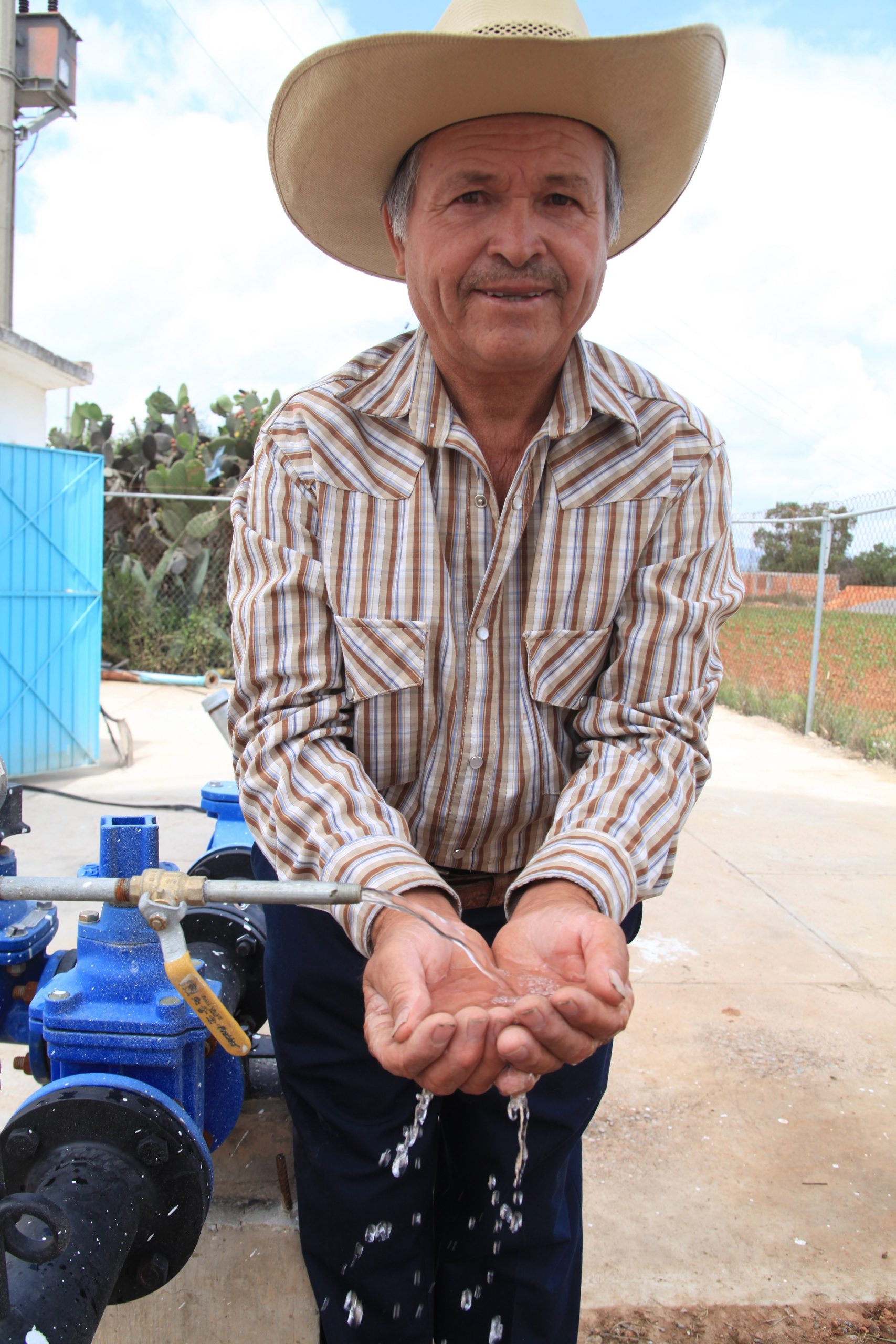 Inician trabajos de rehabilitación de sistema de agua en localidad de Doctor Mora