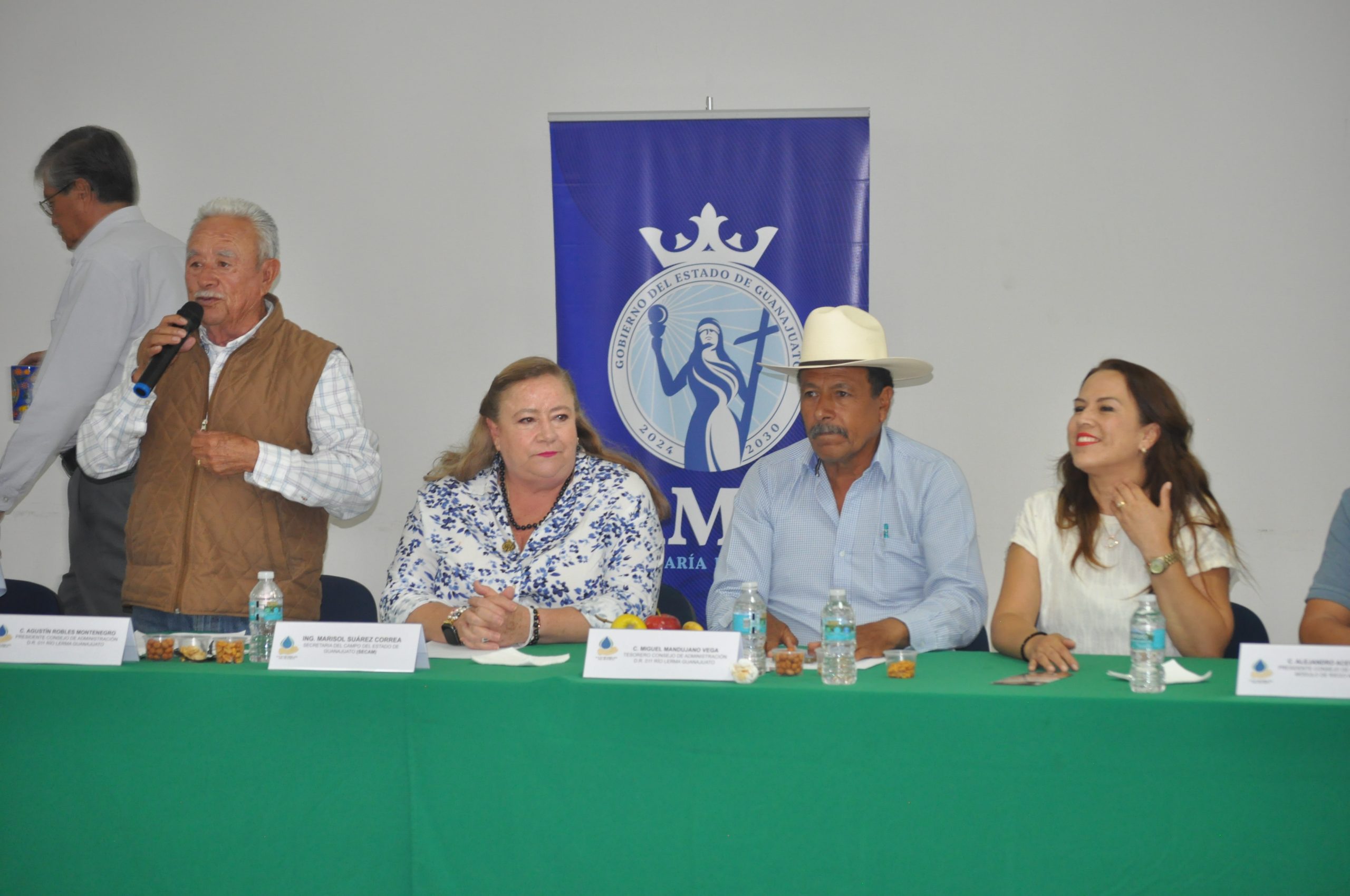La operación del Distrito de Riego 011, junto con el manejo eficiente de las presas Solís, Purísima y la Laguna de Yuriria, y el acceso a financiamiento oportuno, impulsa la producción agrícola bajo riego y da certeza a la continuidad de los cultivos en la región.