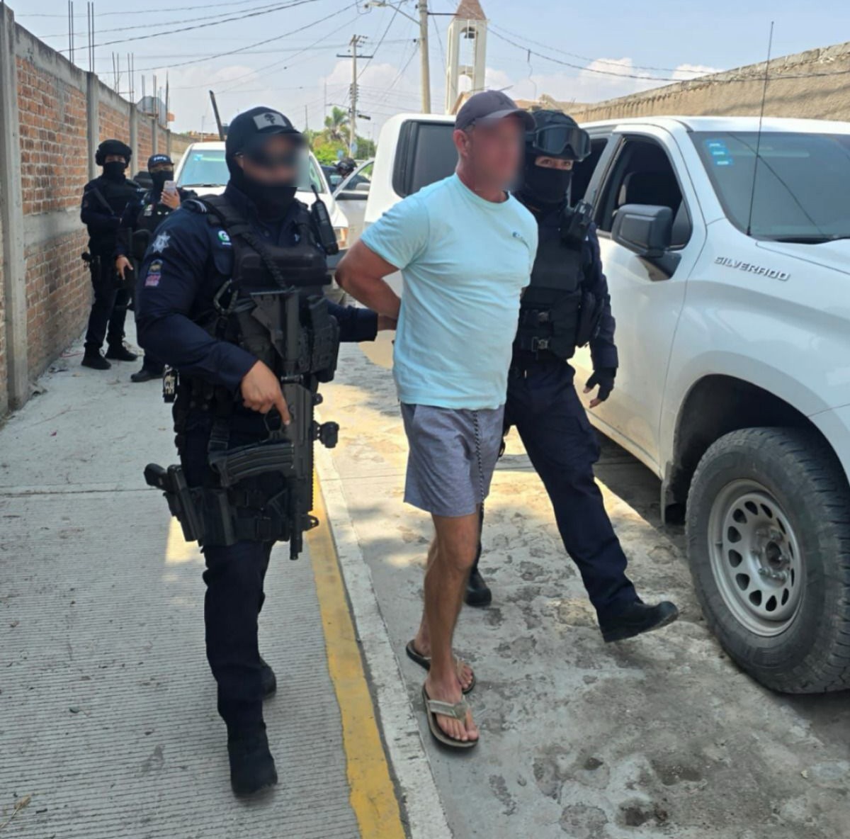 Guanajuato cierra junio con la cifra más baja de homicidios dolosos en ocho años, con un promedio diario de 5.7 víctimas.

La estrategia CONFIA continúa su efectividad: más de 260 personas detenidas, 3.1 millones de pesos en mercancía asegurada y 61 mil litros de hidrocarburo recuperados en el último mes.