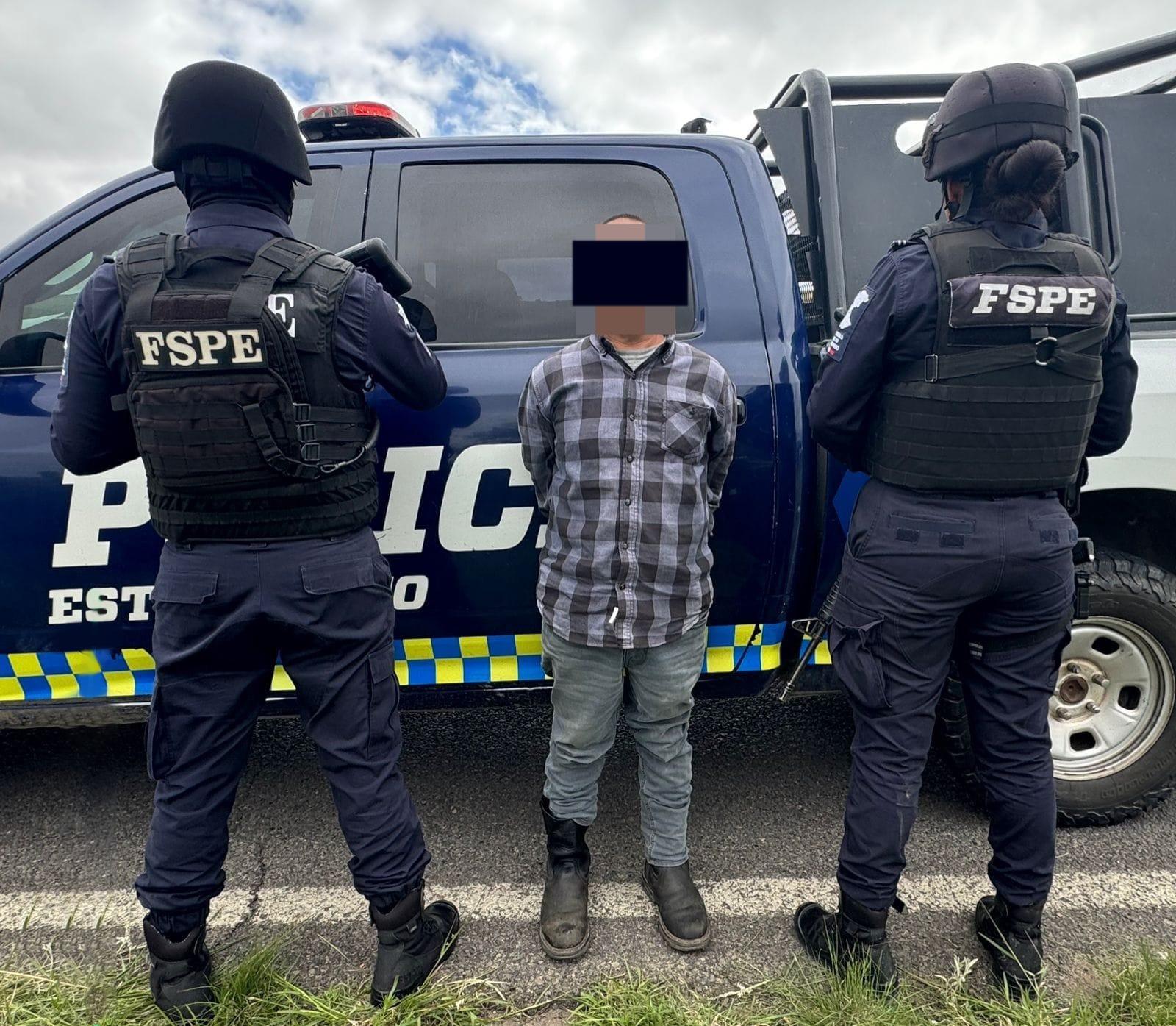 Secretaría de Seguridad y Paz detiene a un hombre con más de 9 mil dosis de supuesta droga y dinero en efectivo en Ocampo