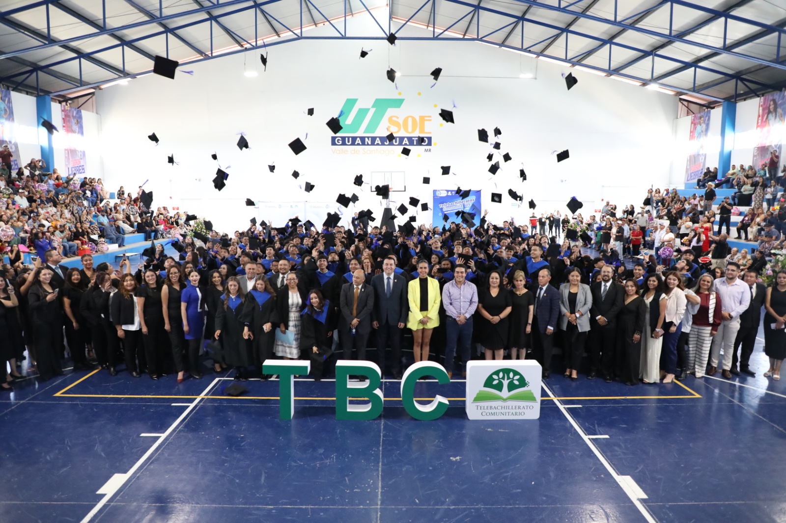 Con la ceremonia de egreso en la sede Valle de Santiago, concluyeron actividades en las que más de 4 mil estudiantes de los Telebachilleratos Comunitarios (TBC) de Guanajuato recibieron su reconocimiento por concluir la educación media superior.