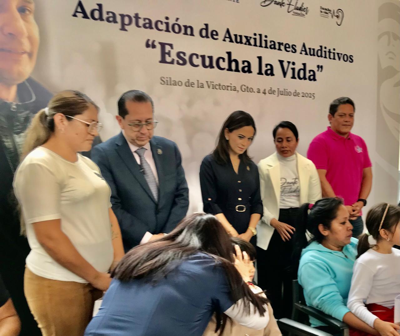 Niñas y Niños ya escuchan la vida con auxiliares auditivos