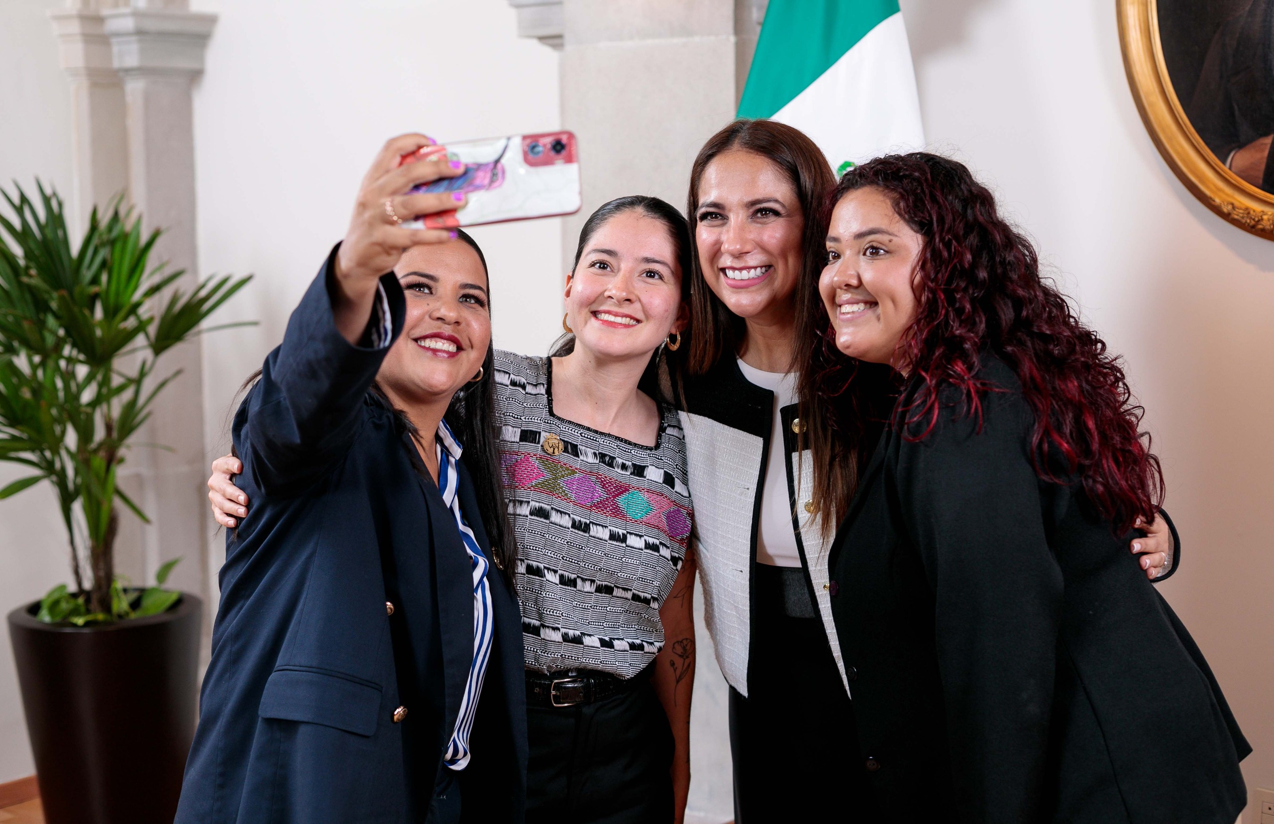 Invita Gobernadora Libia Dennise a sumarse a la Academia Juventudes