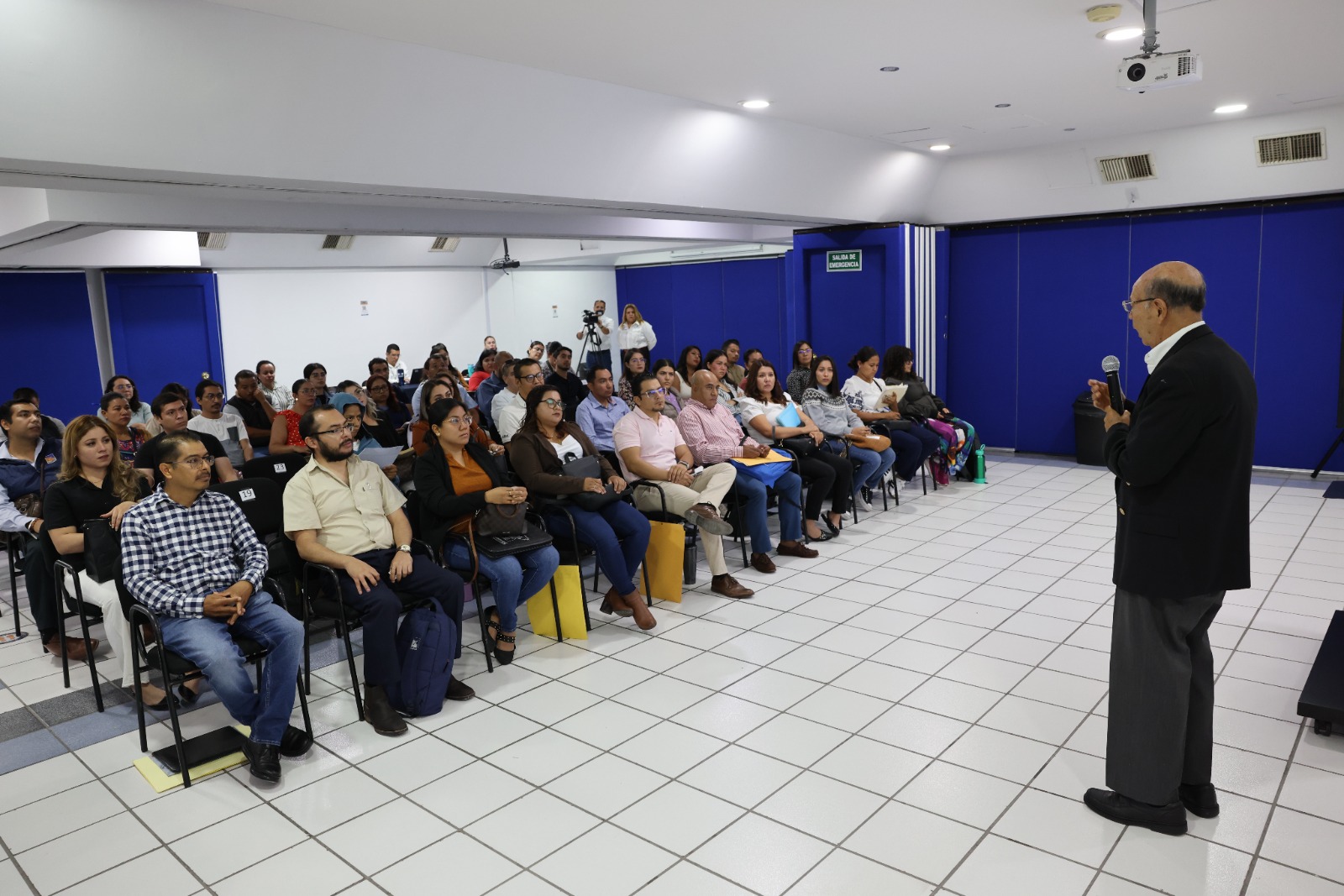 El SABES asigna más de 120 plazas docentes y cargos para el ciclo 2025-2026