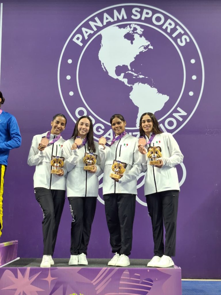 CIERRA NATACIÓN CON DOS MEDALLAS