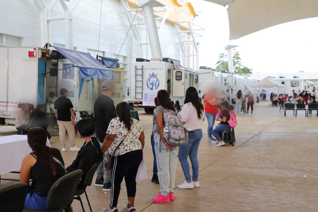 GOBIERNO DE LA GENTE REALIZA 1ª. FERIA DE LA SALUD EN BENEFICIO DE BUSCADORAS Y COLECTIVOS