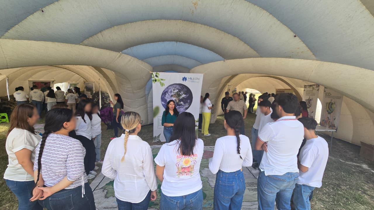 Adolescentes, personal del Centro de Internamiento Especializado y estudiantes recorrieron juntos la exposición Diversidad Natural, presentada por el Museo Inflable de León.

La DGRSA fortalece la reinserción social con actividades culturales y educativas que vinculan a las juventudes con la protección de su entorno.
