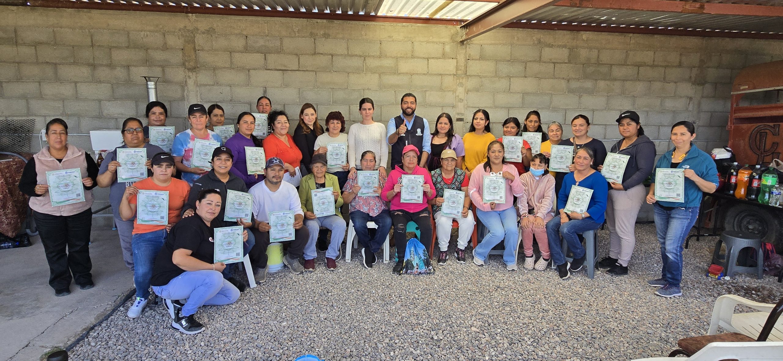 Impulsan el emprendimiento con curso de herbolaria en Ocampo