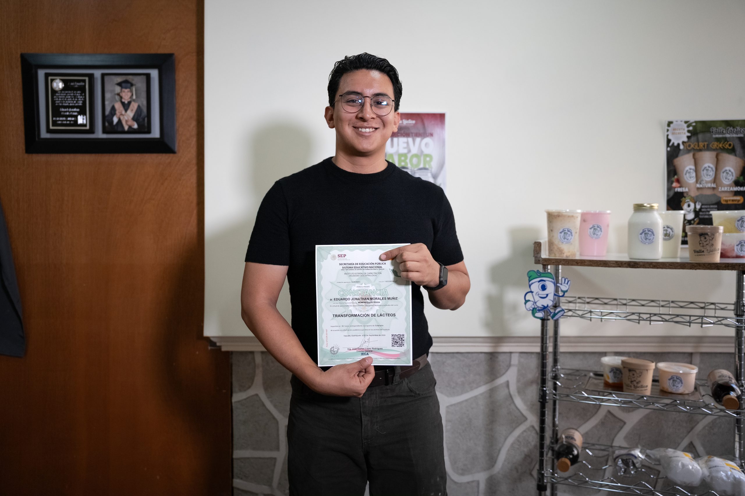 Eduardo impulsa su emprendimiento con Valle Láctico gracias al IECA