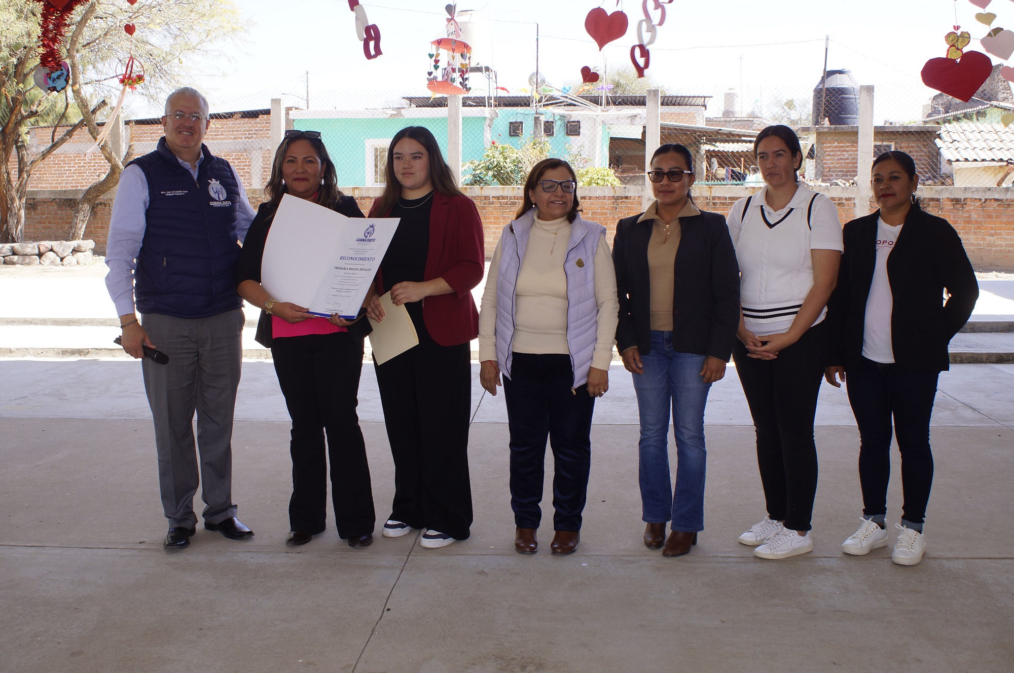 Trabajo en conjunto se fortalece la educación